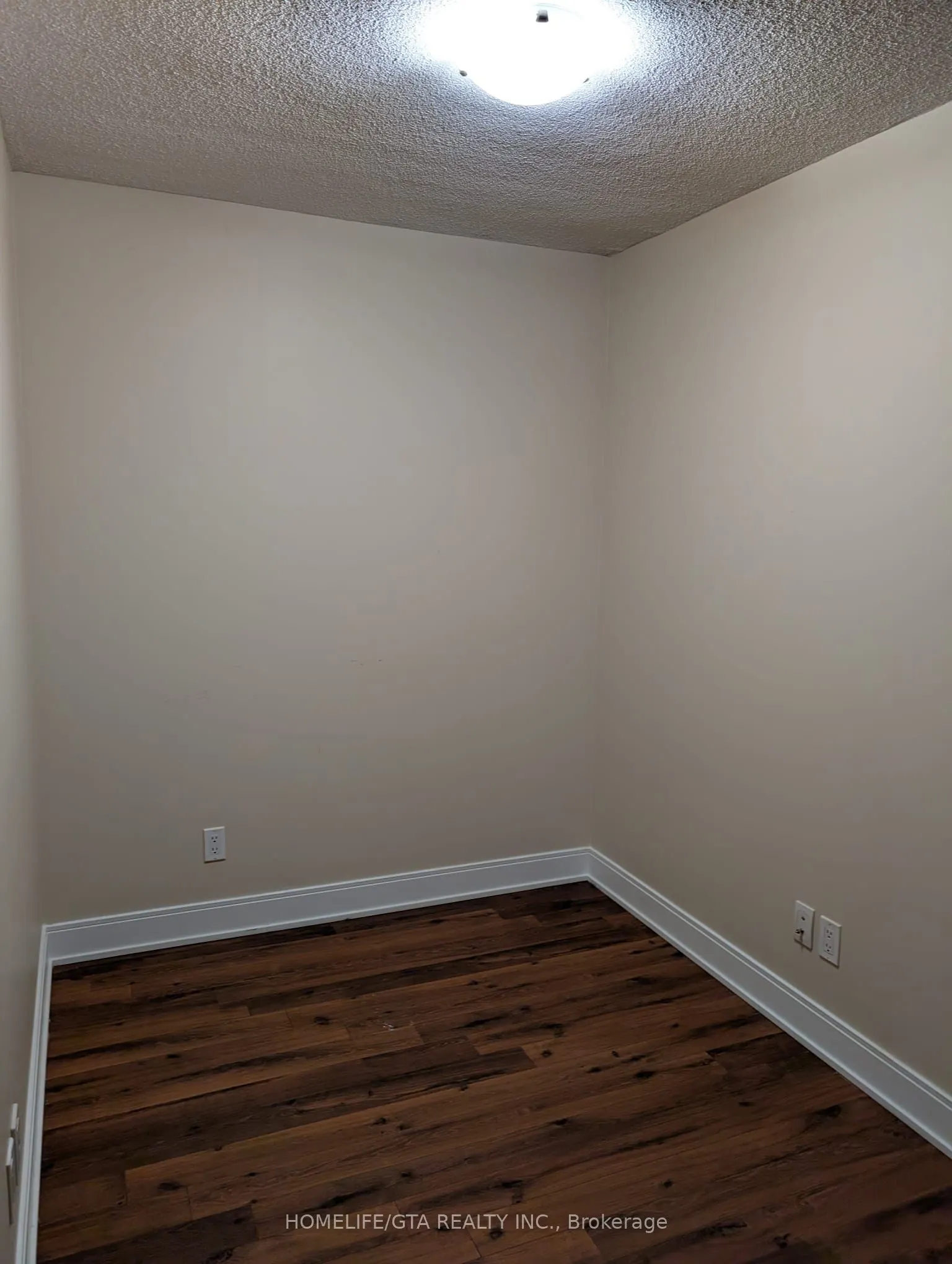 125 Village Green Square, #1002