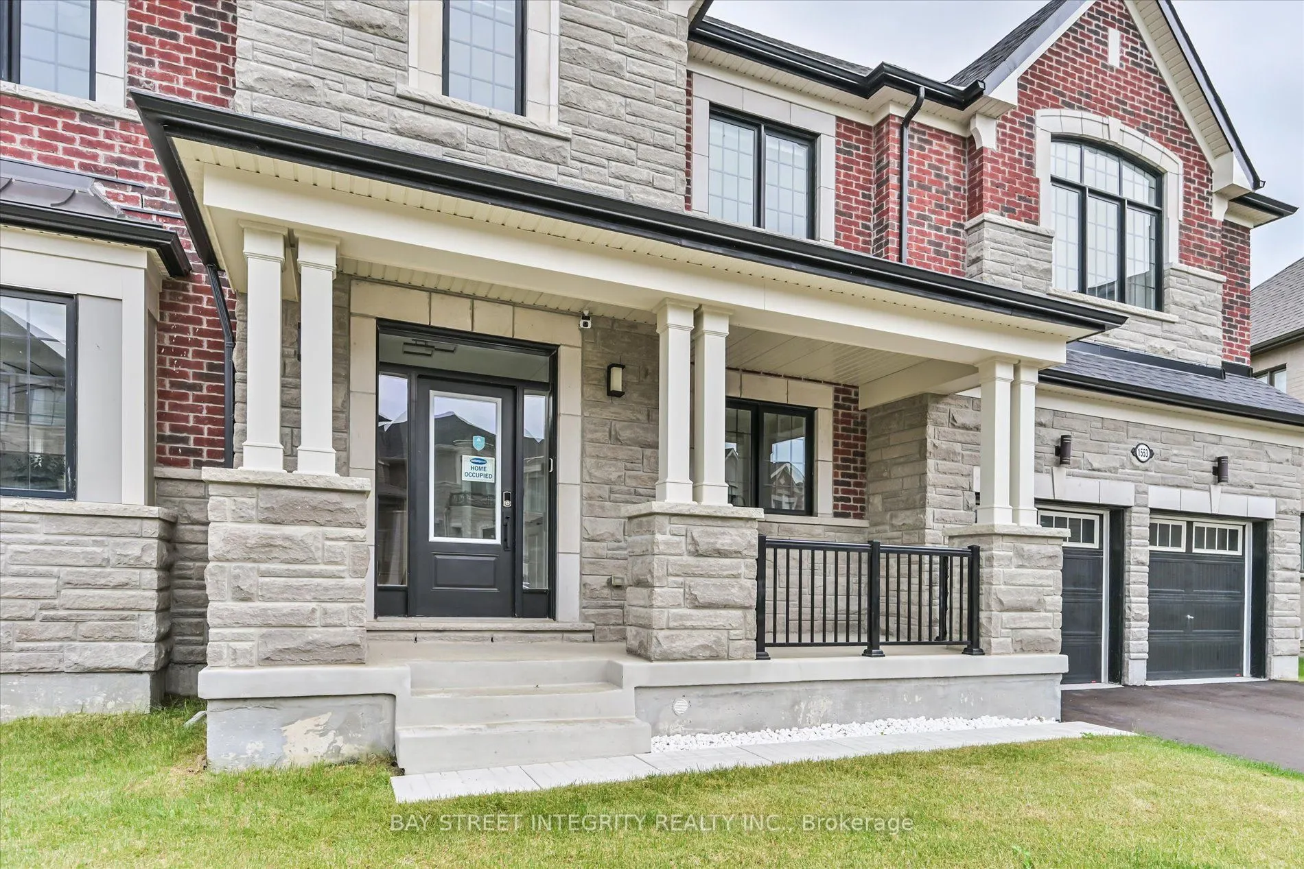 1553 Honey Locust Place