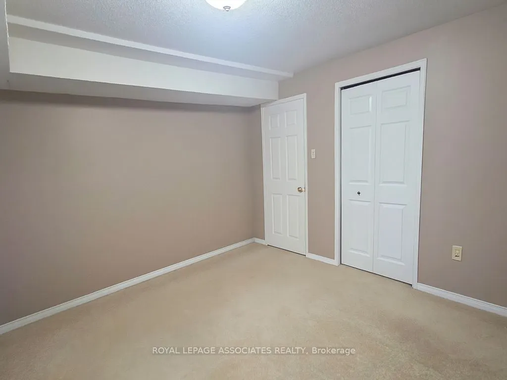 1005 Maury Crescent