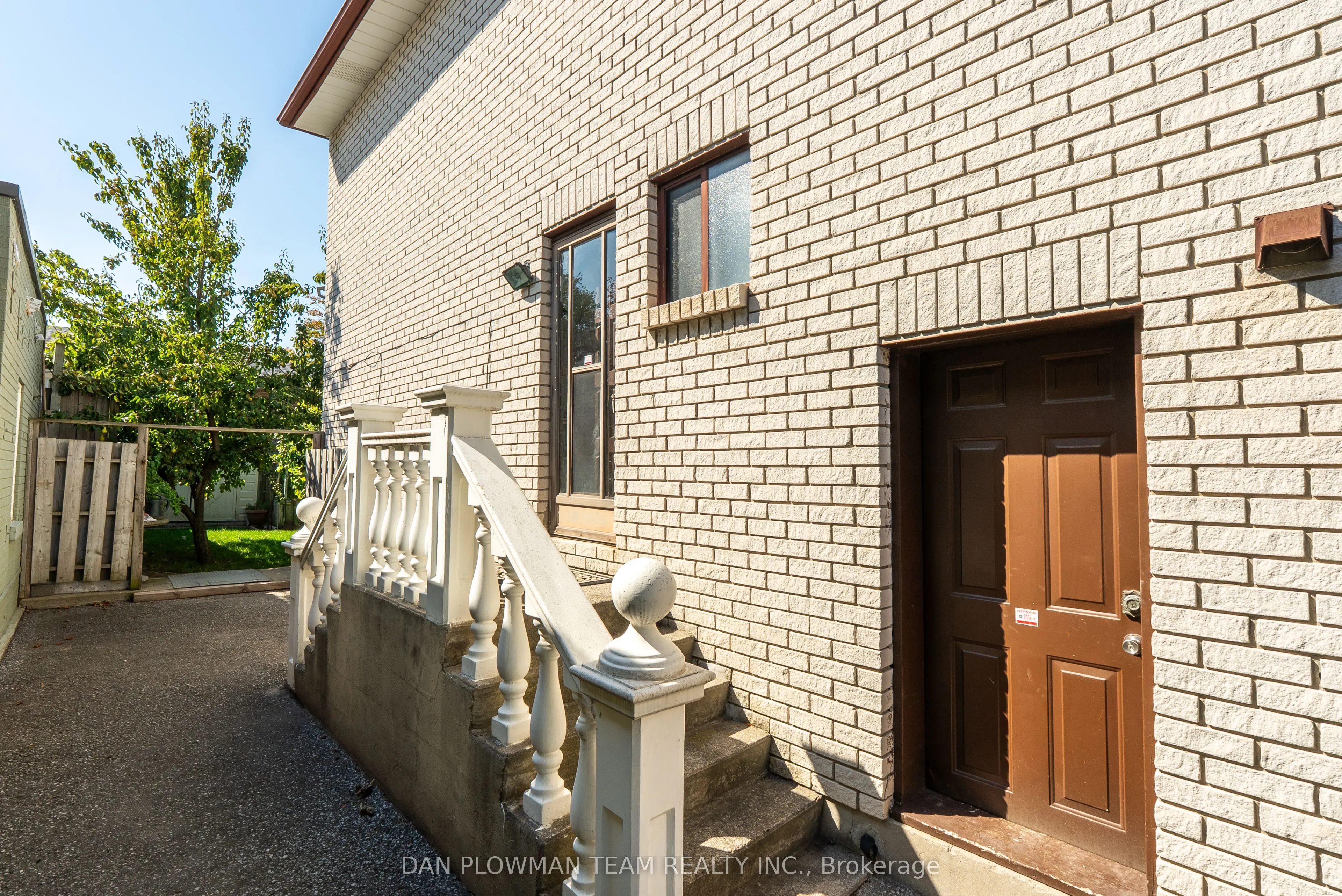 292 Gibbons Street