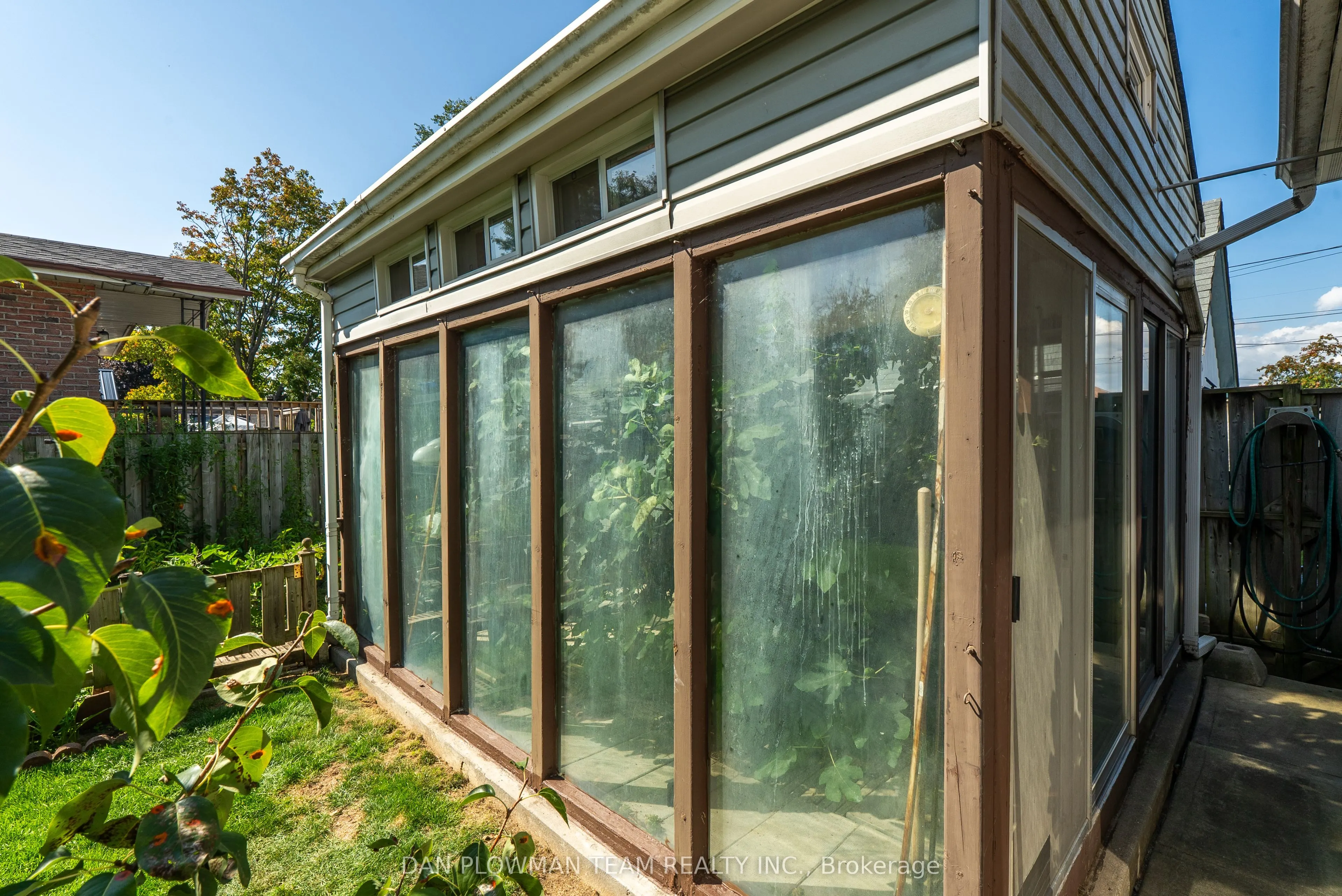 292 Gibbons Street