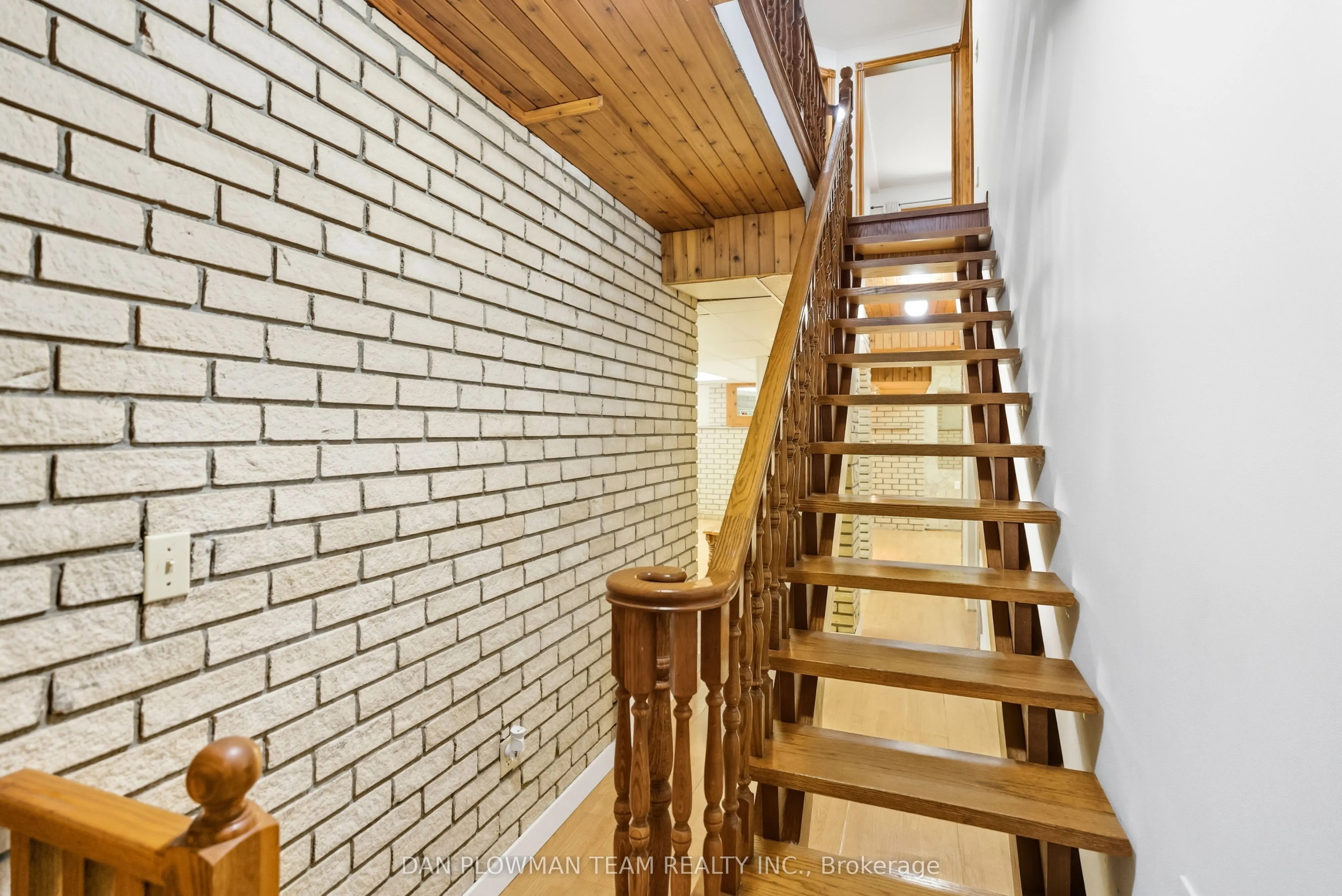 292 Gibbons Street