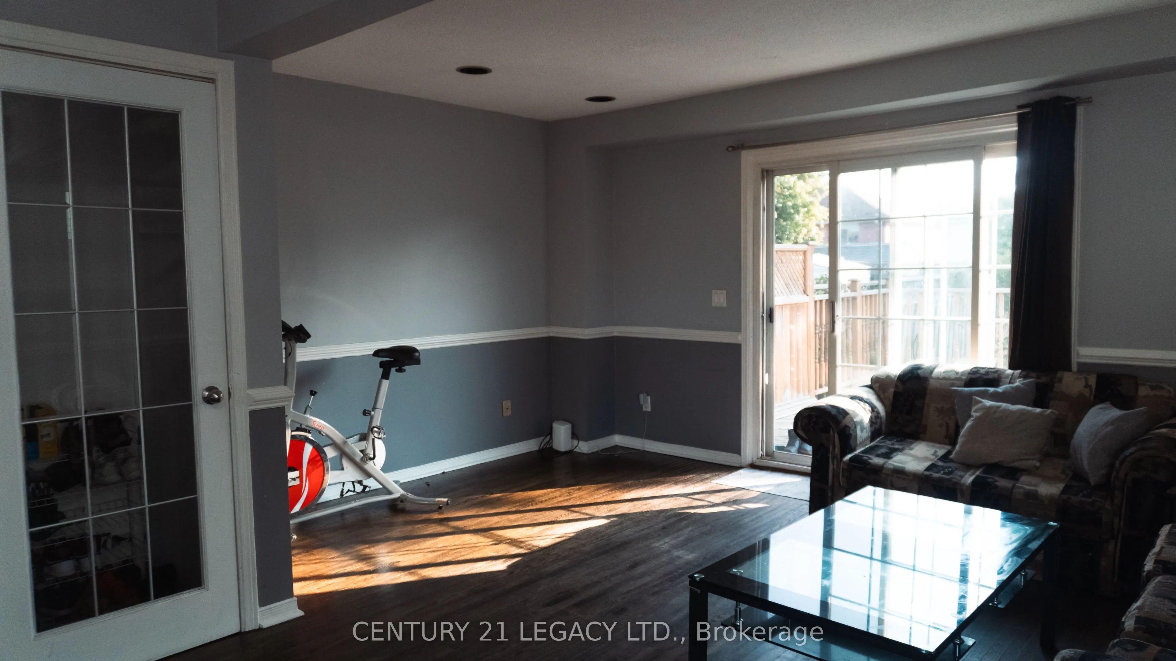 1544 Connery Crescent