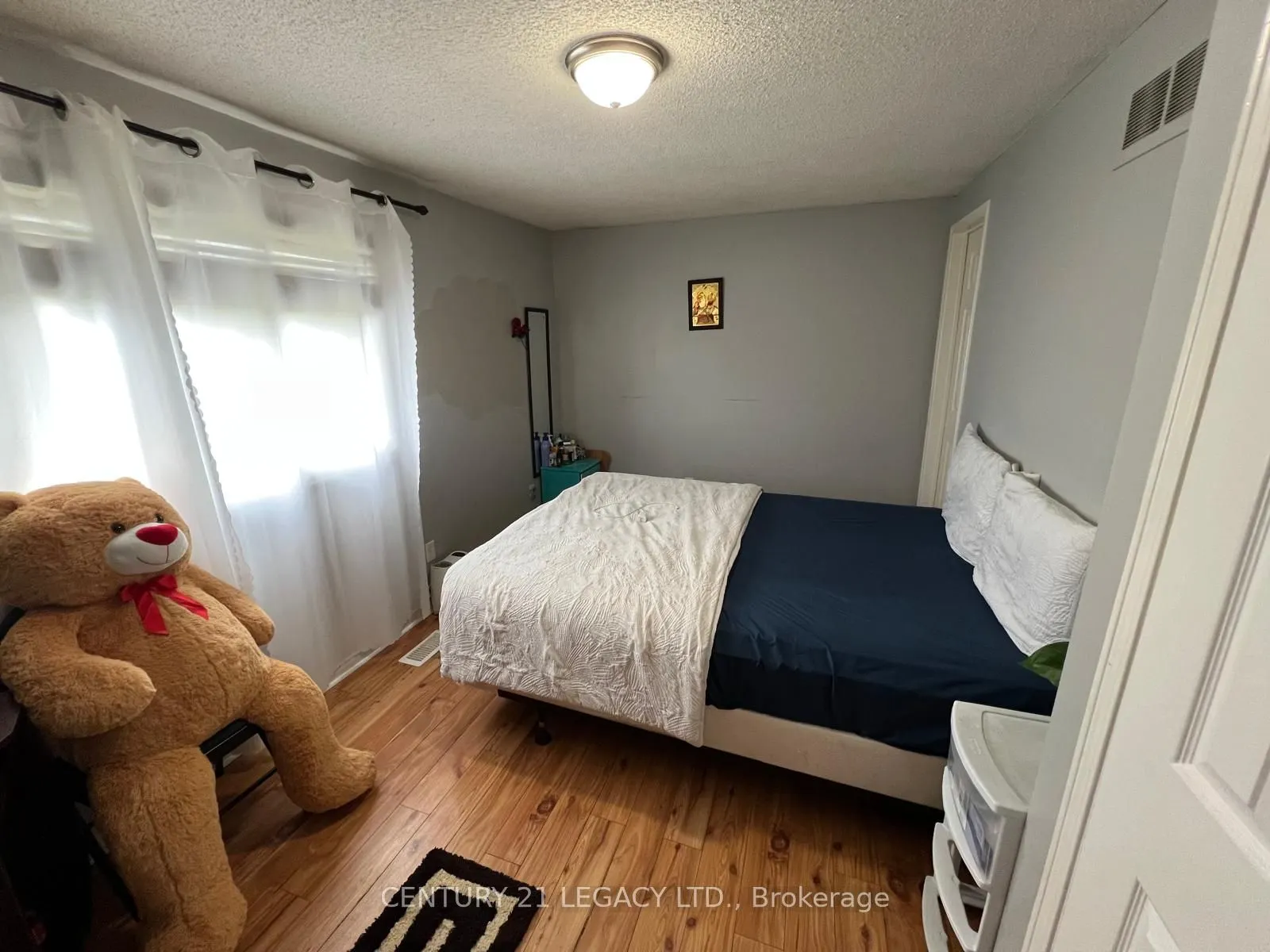 1544 Connery Crescent