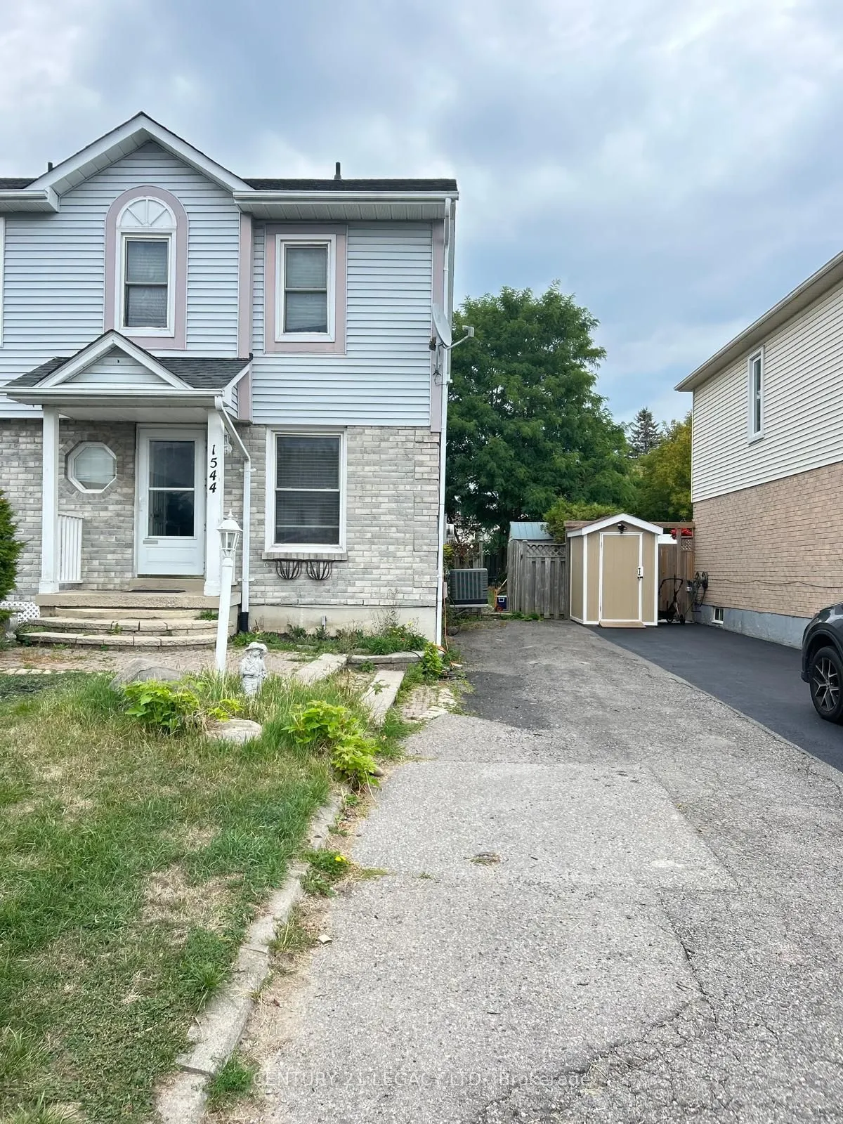 1544 Connery Crescent