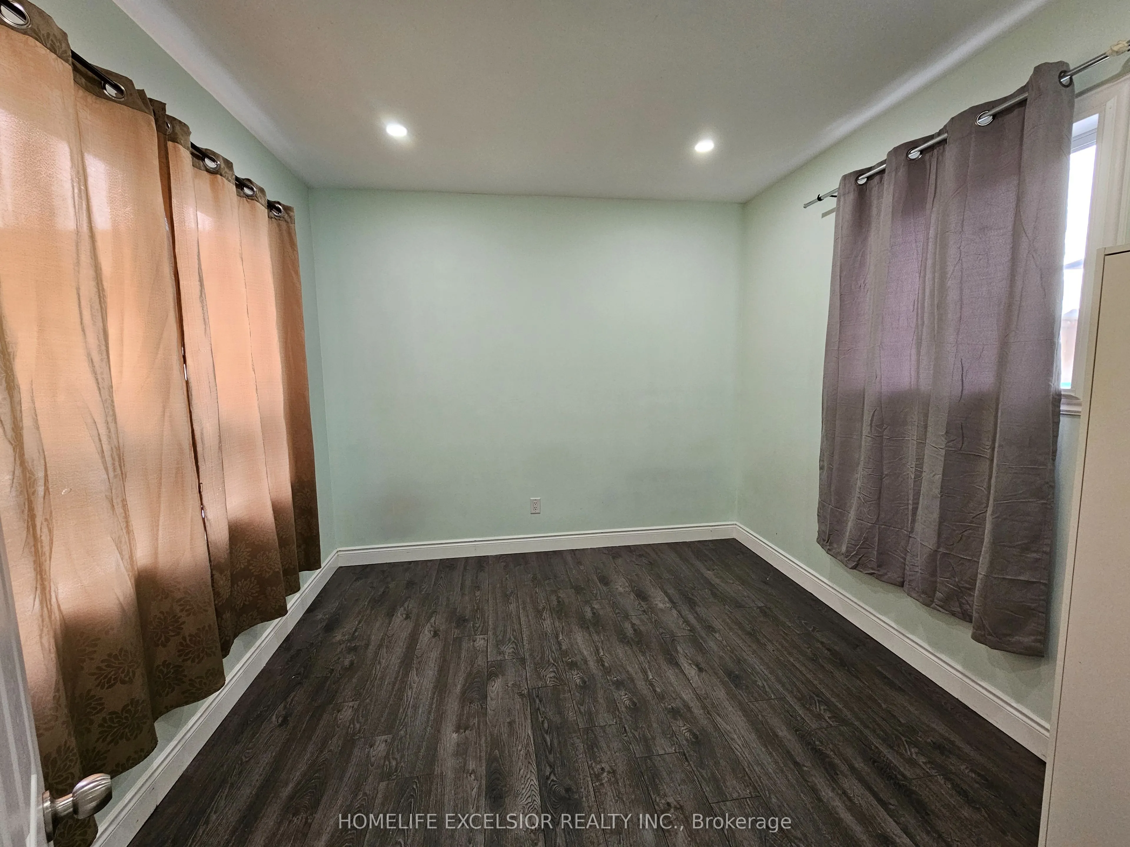 82 Pandora Circle, #Main/Upper