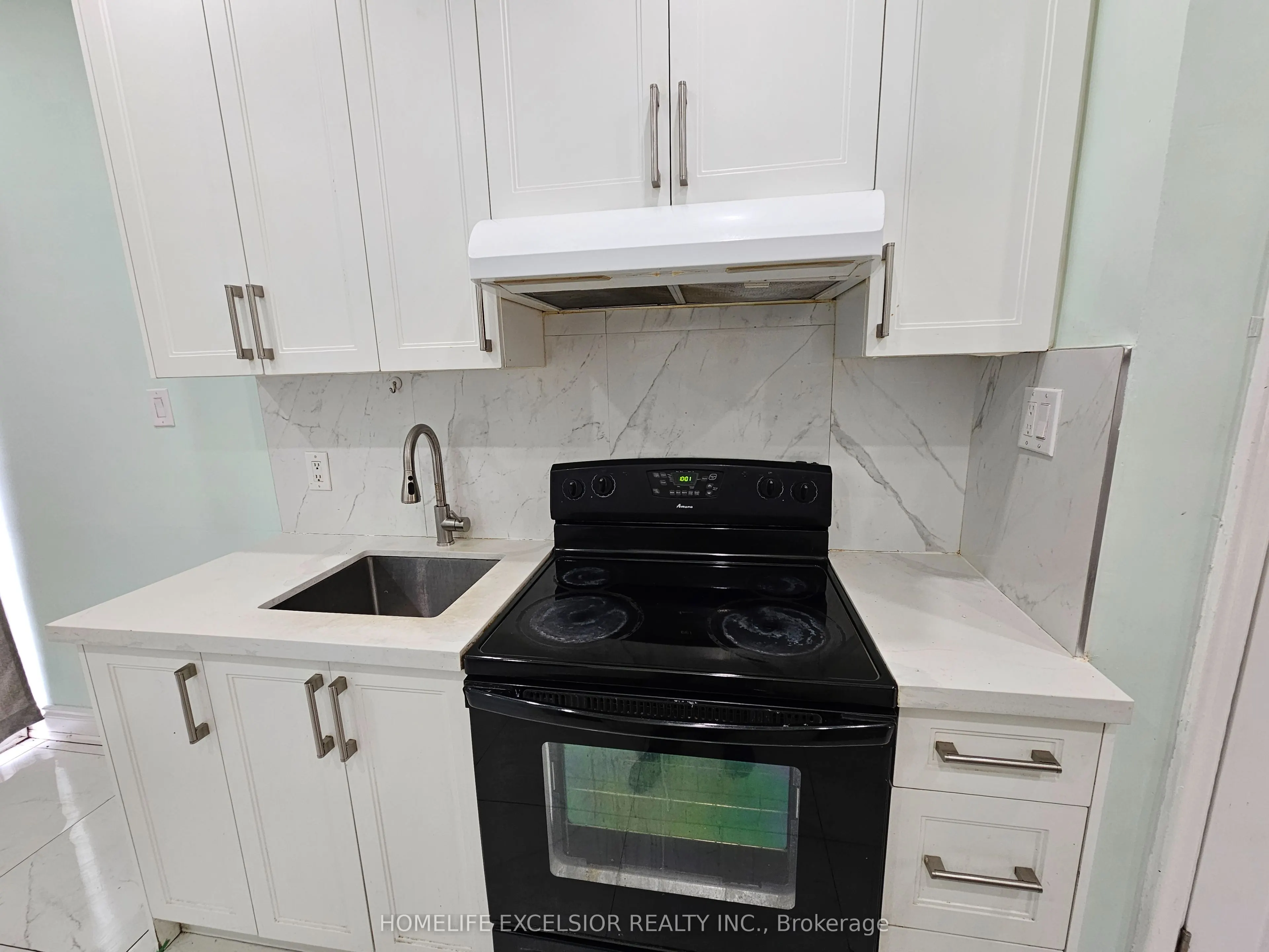 82 Pandora Circle, #Main/Upper