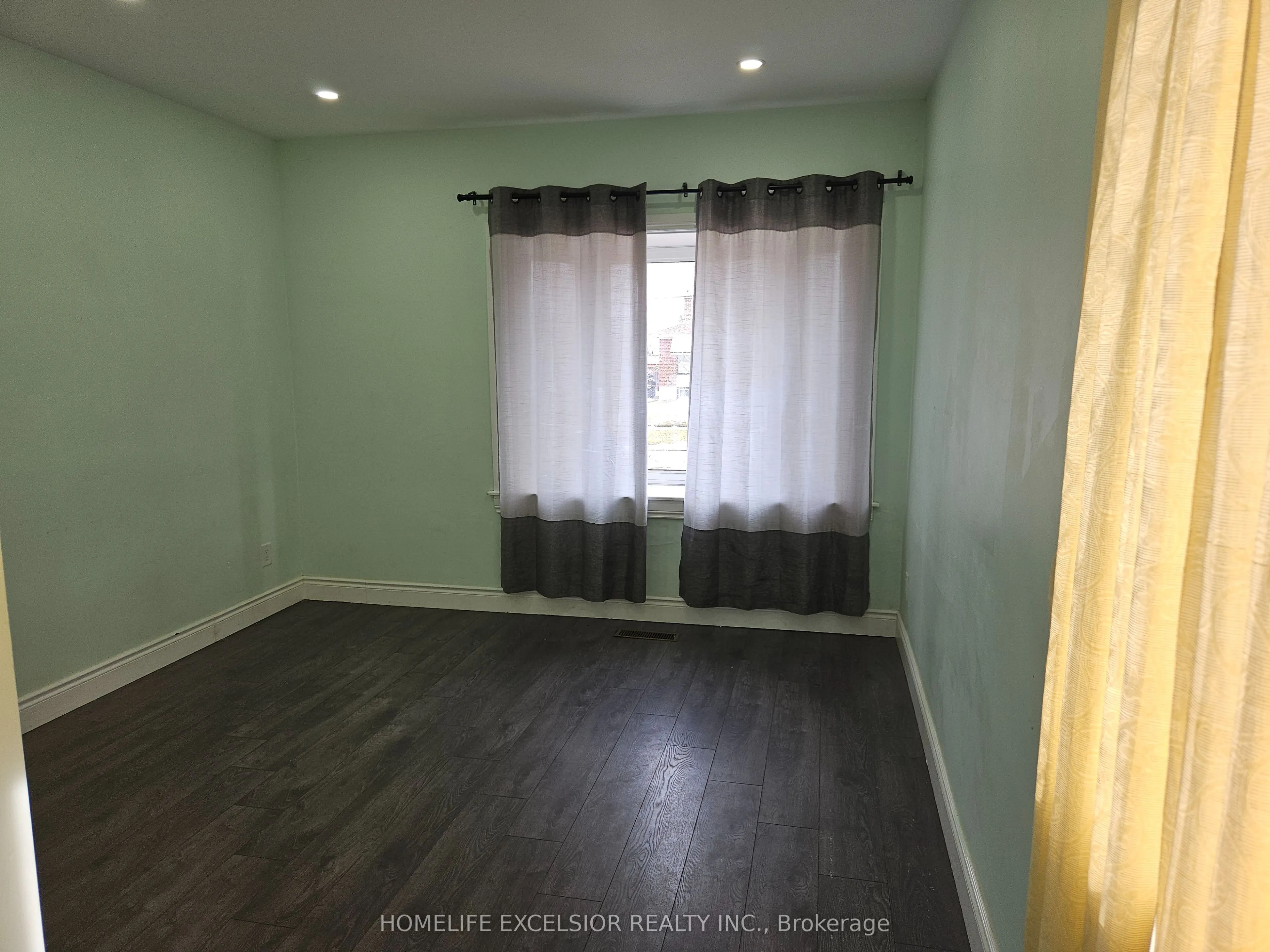82 Pandora Circle, #Main/Upper