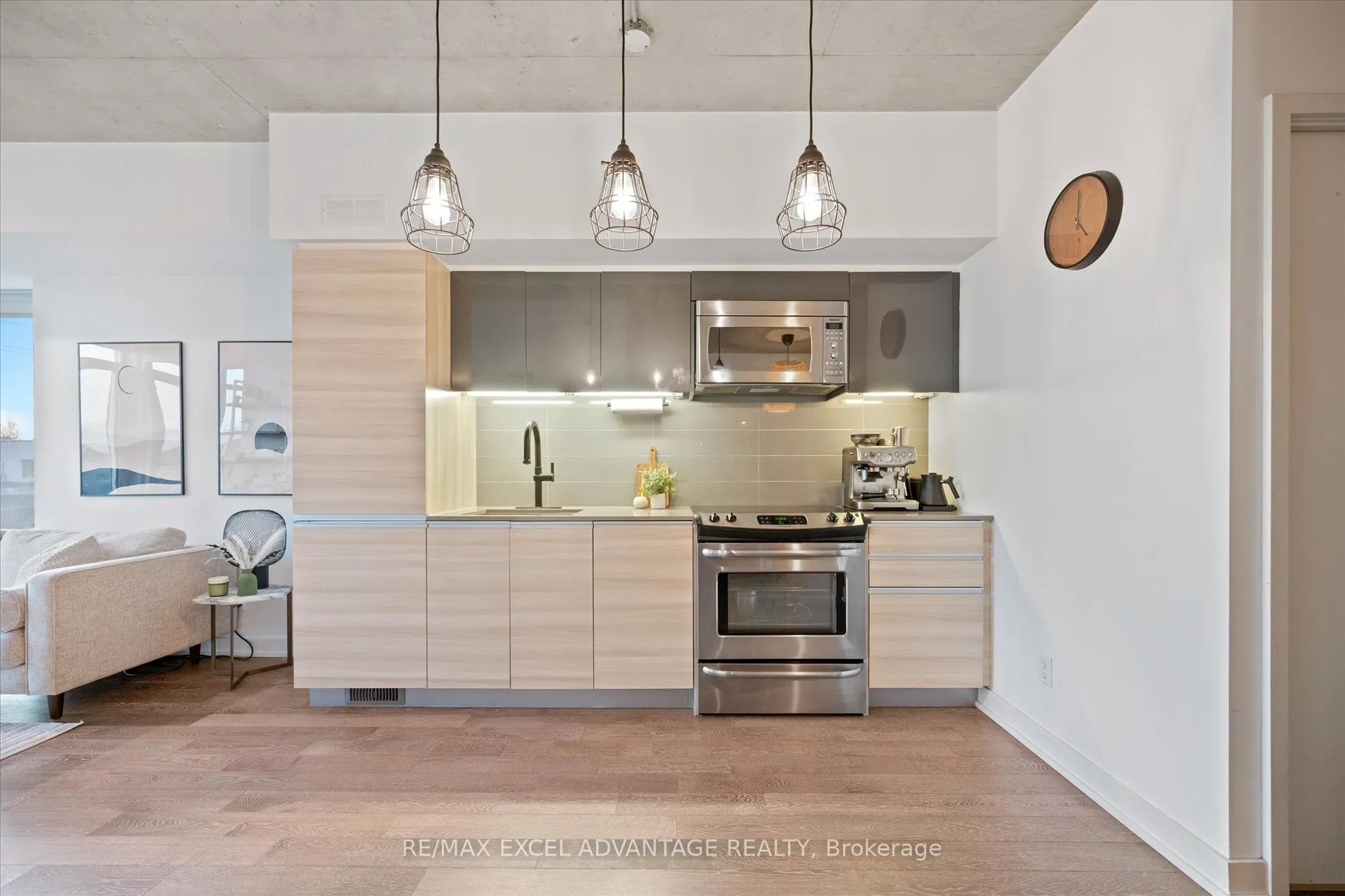 1190 Dundas Street E, #318