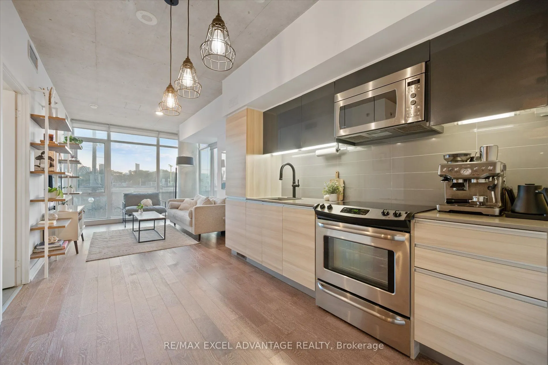 1190 Dundas Street E, #318