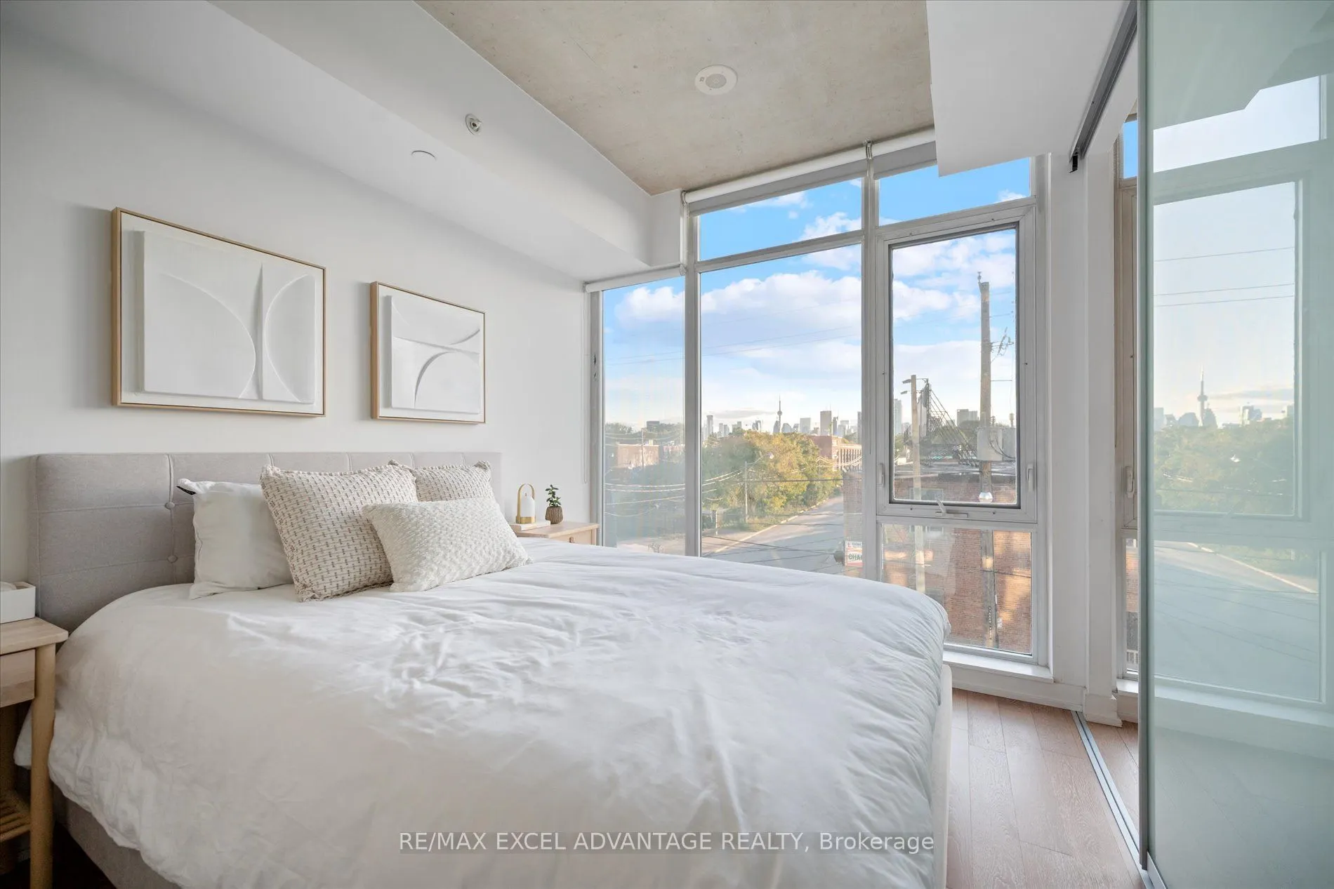 1190 Dundas Street E, #318