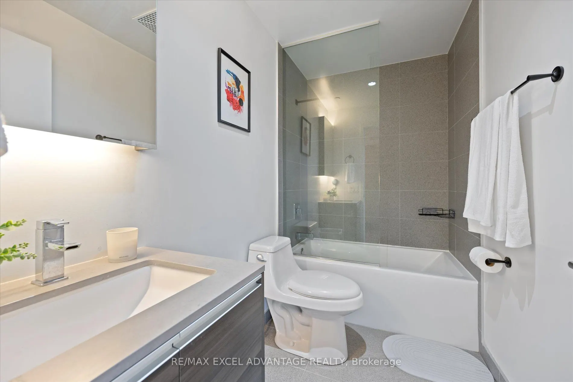 1190 Dundas Street E, #318