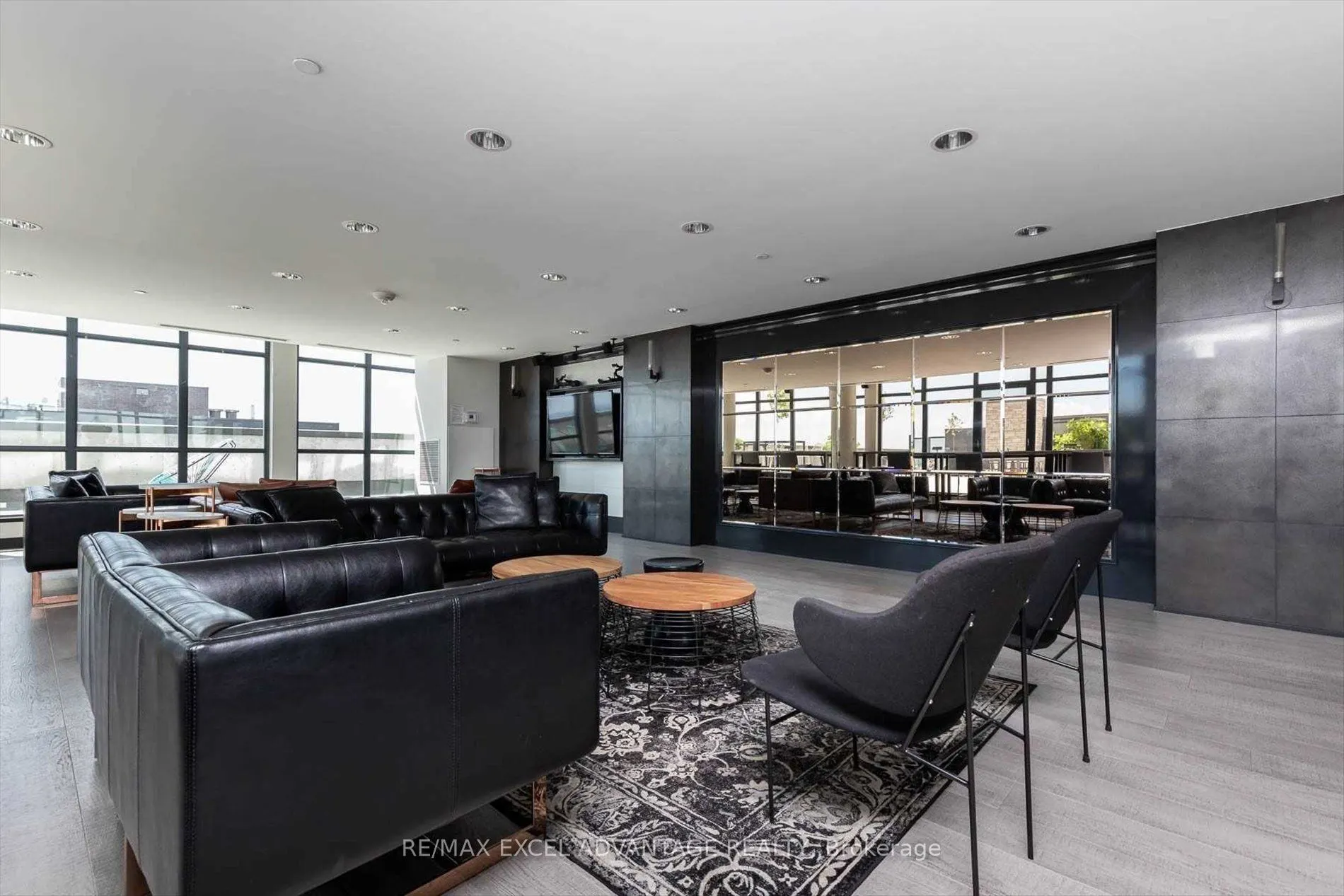 1190 Dundas Street E, #318