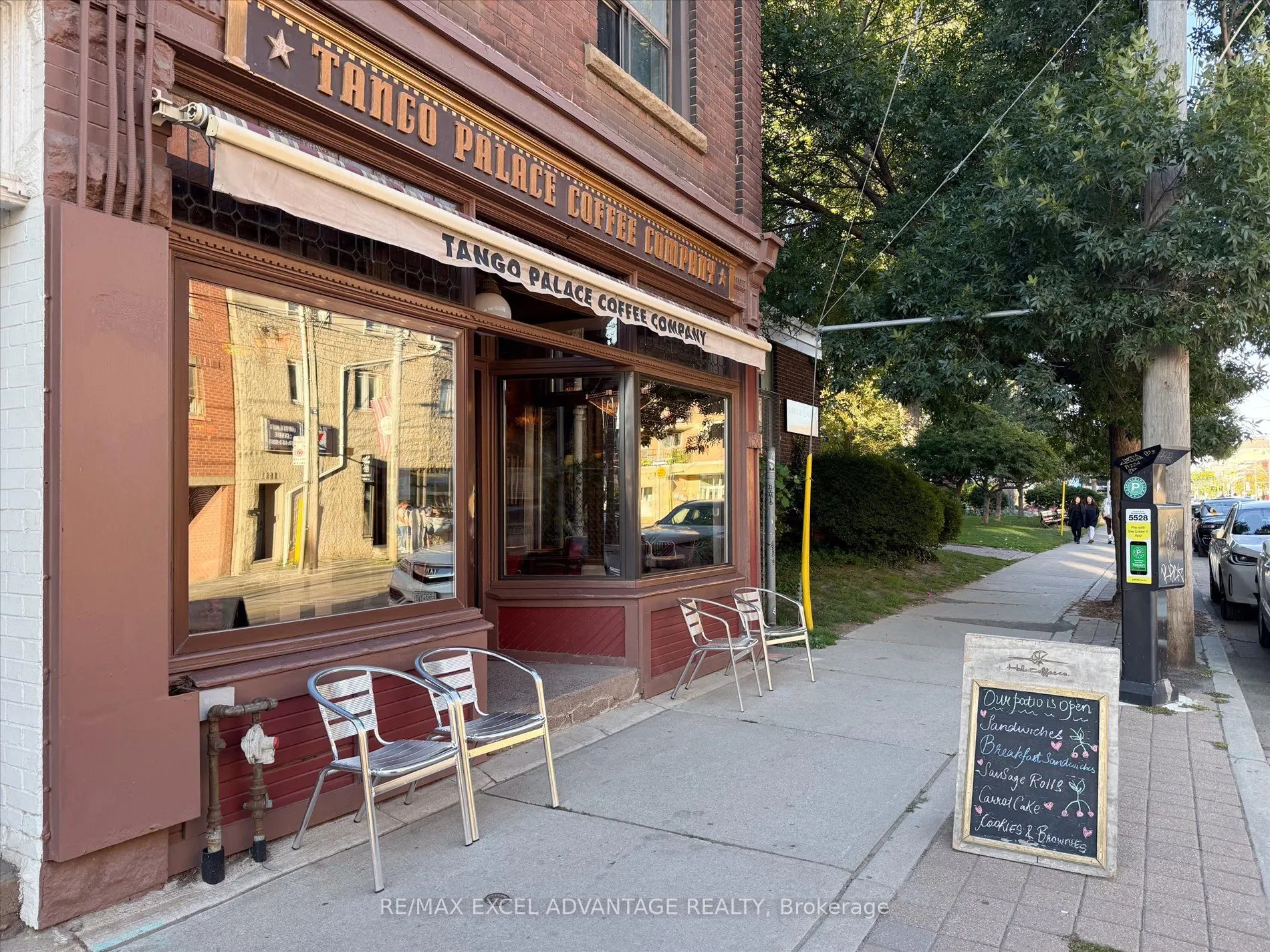 1190 Dundas Street E, #318