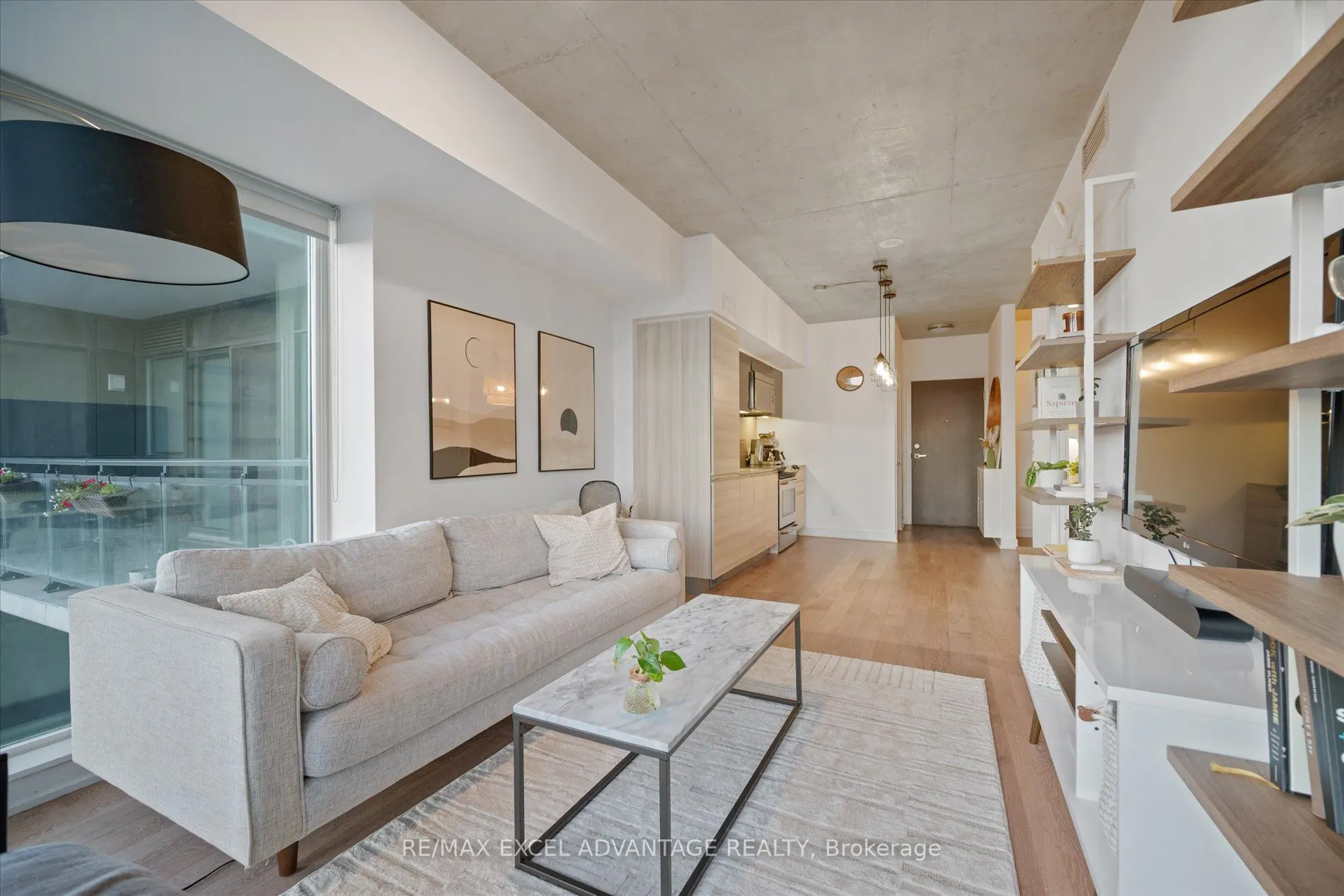 1190 Dundas Street E, #318