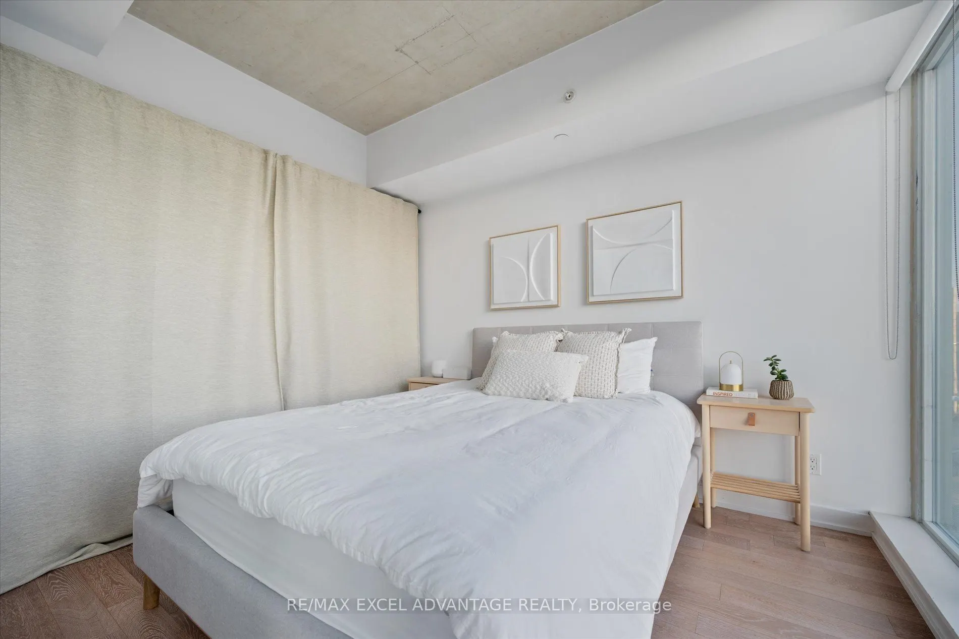 1190 Dundas Street E, #318
