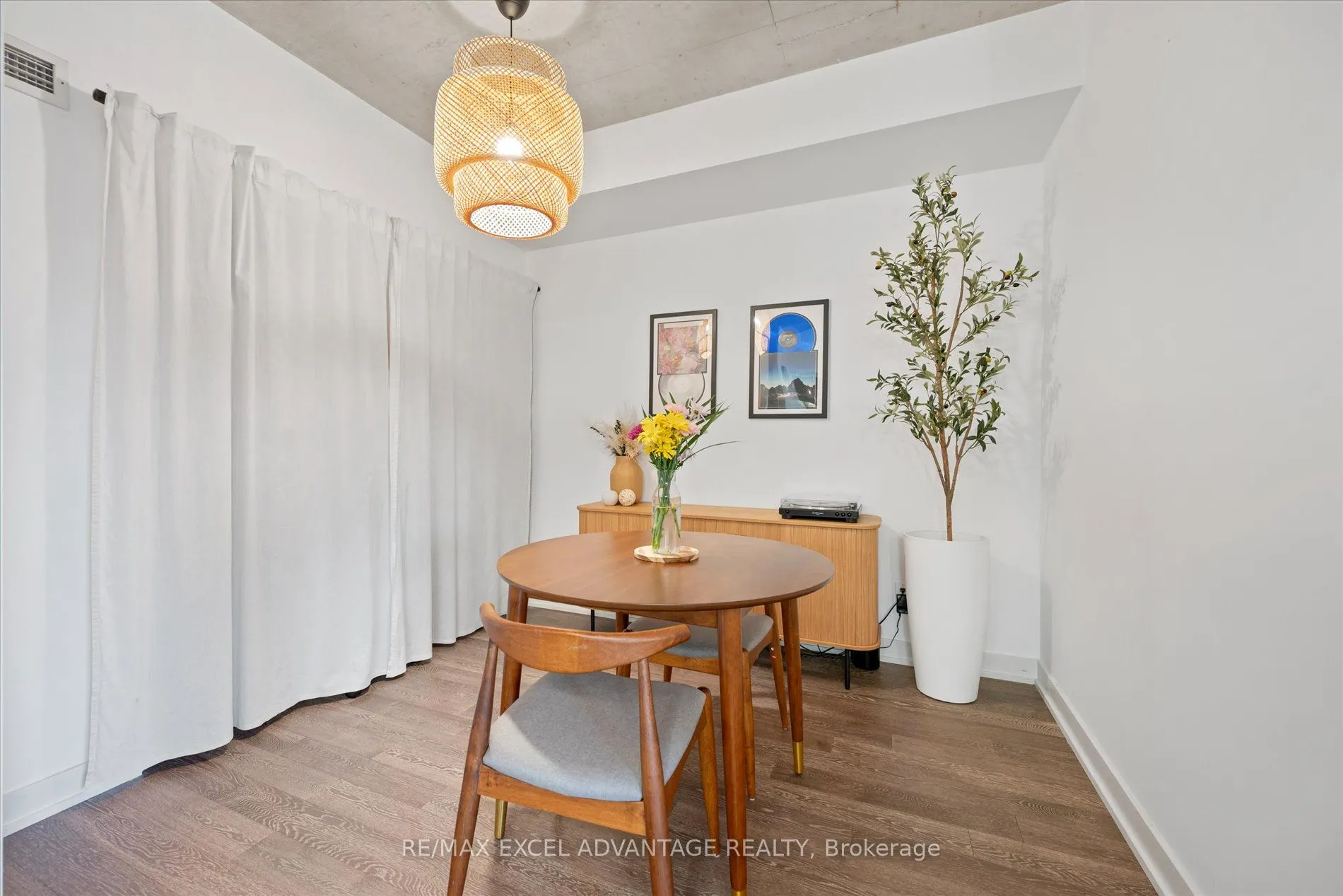 1190 Dundas Street E, #318