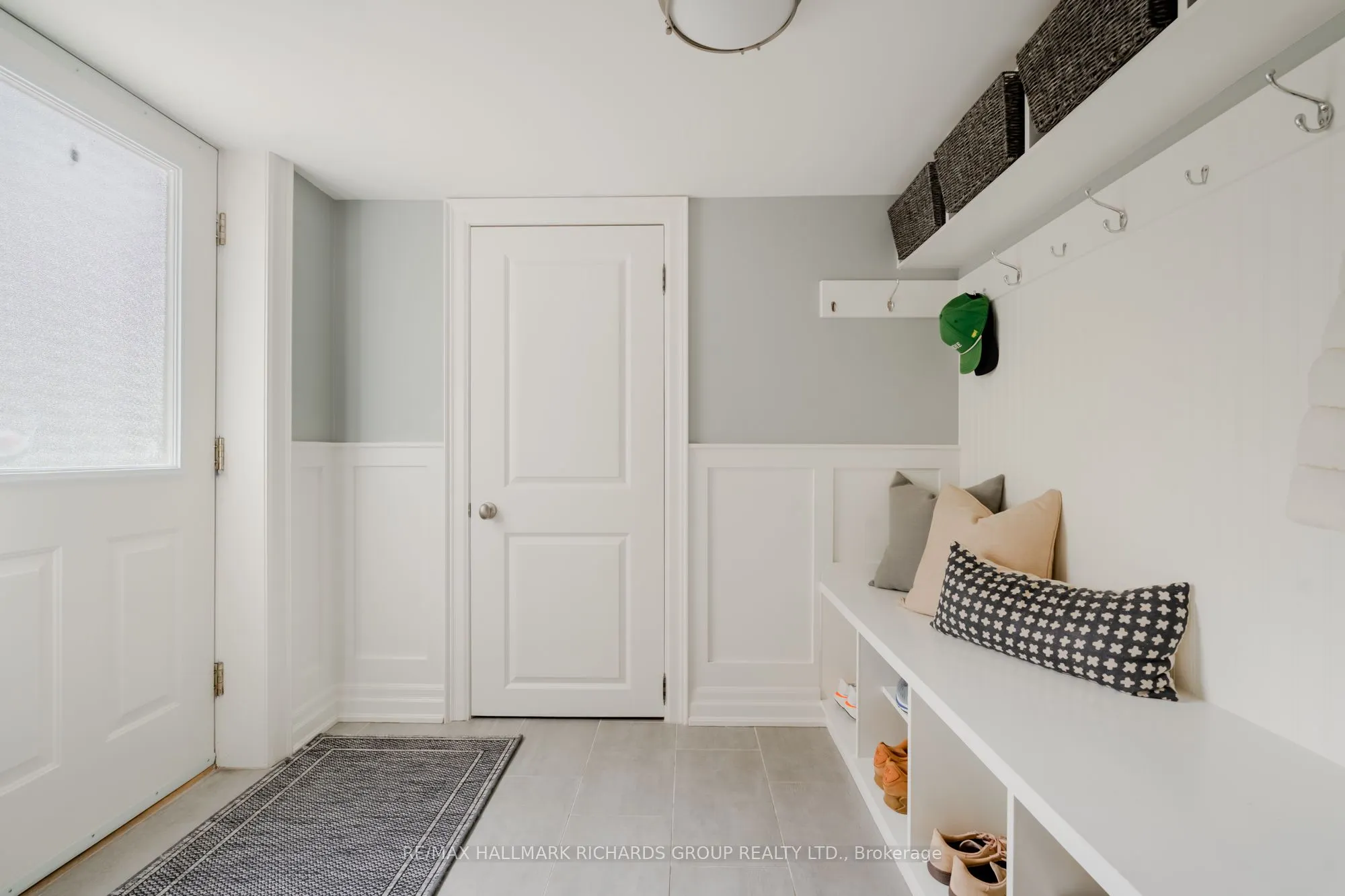 34B Long Crescent