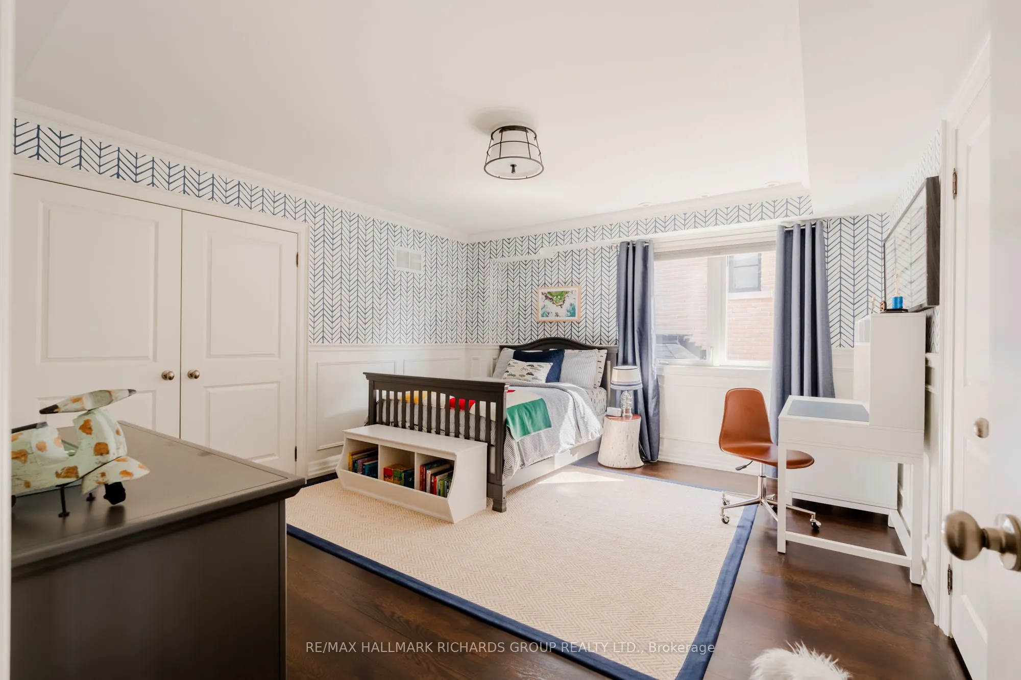 34B Long Crescent