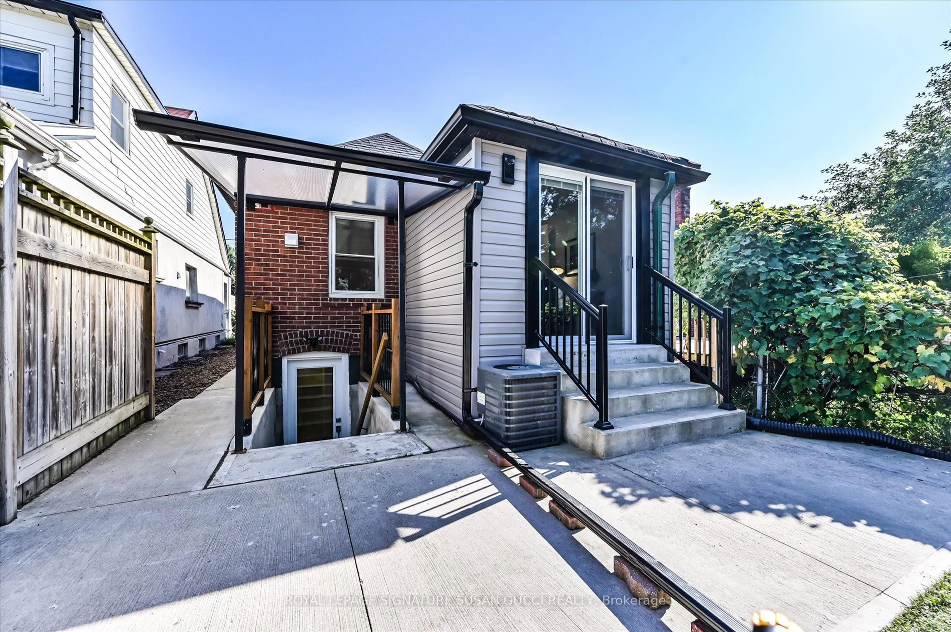 972 Cosburn Avenue