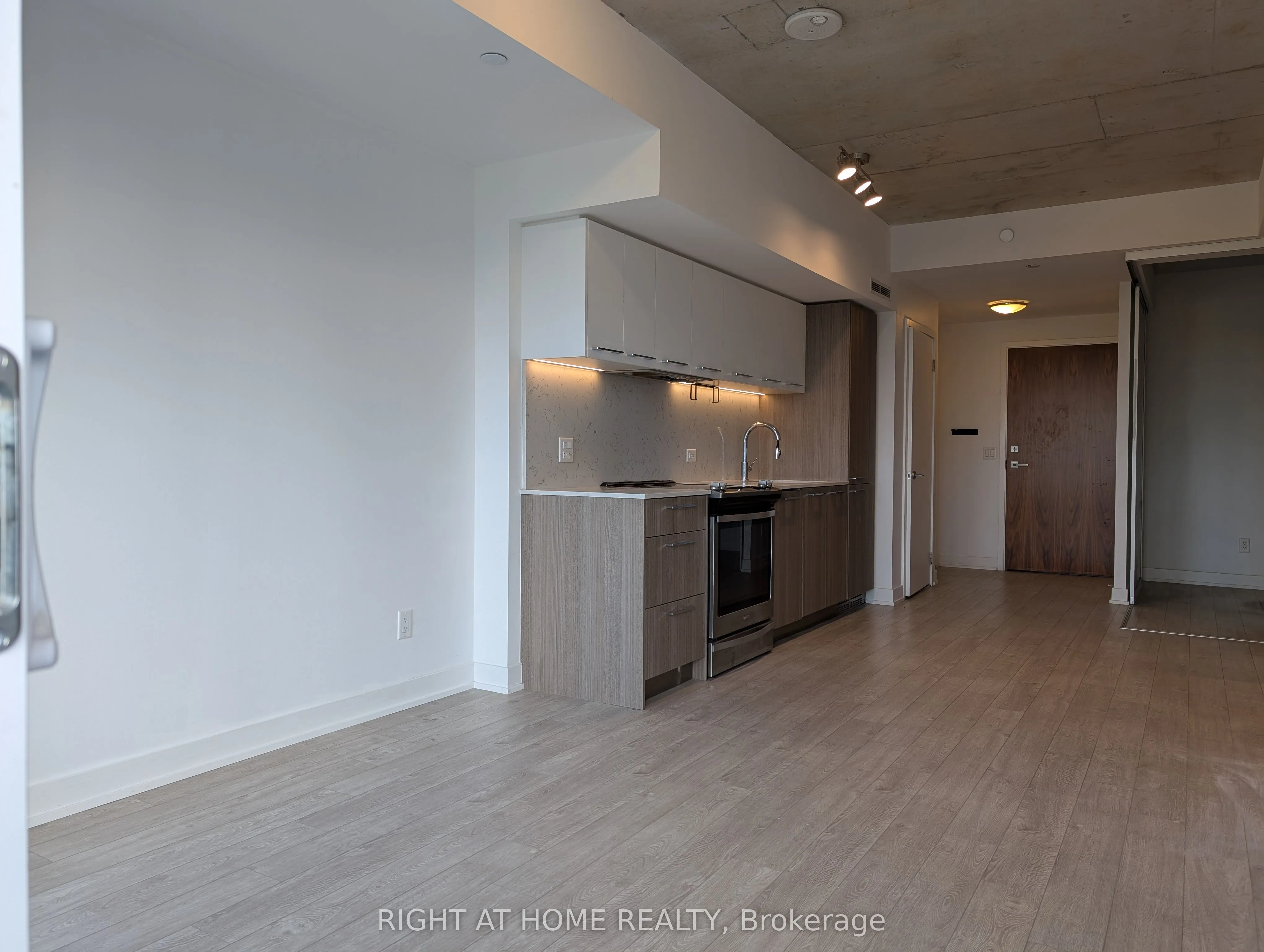 30 Baseball Place, #925