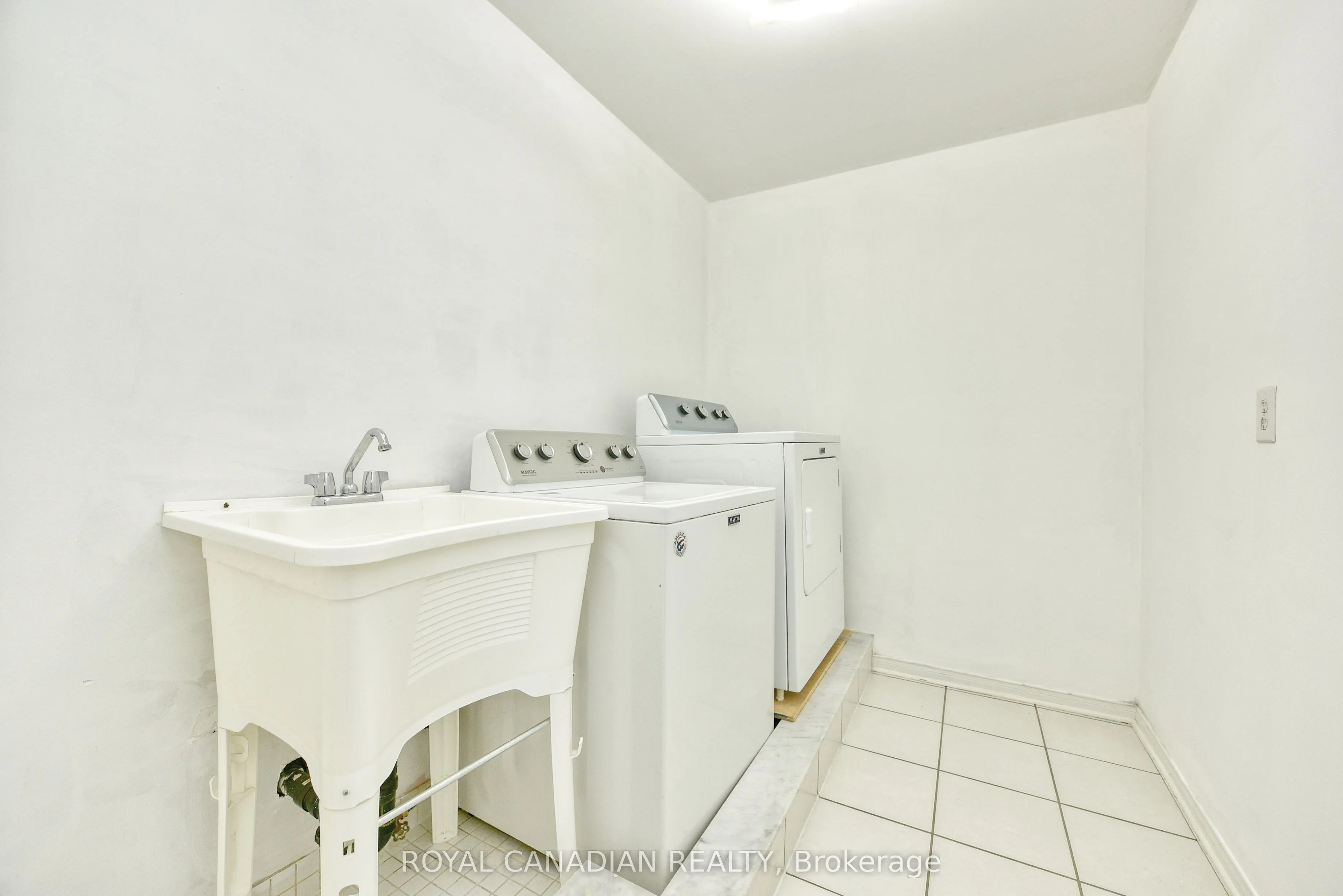 25 Brind-Sheridan Court