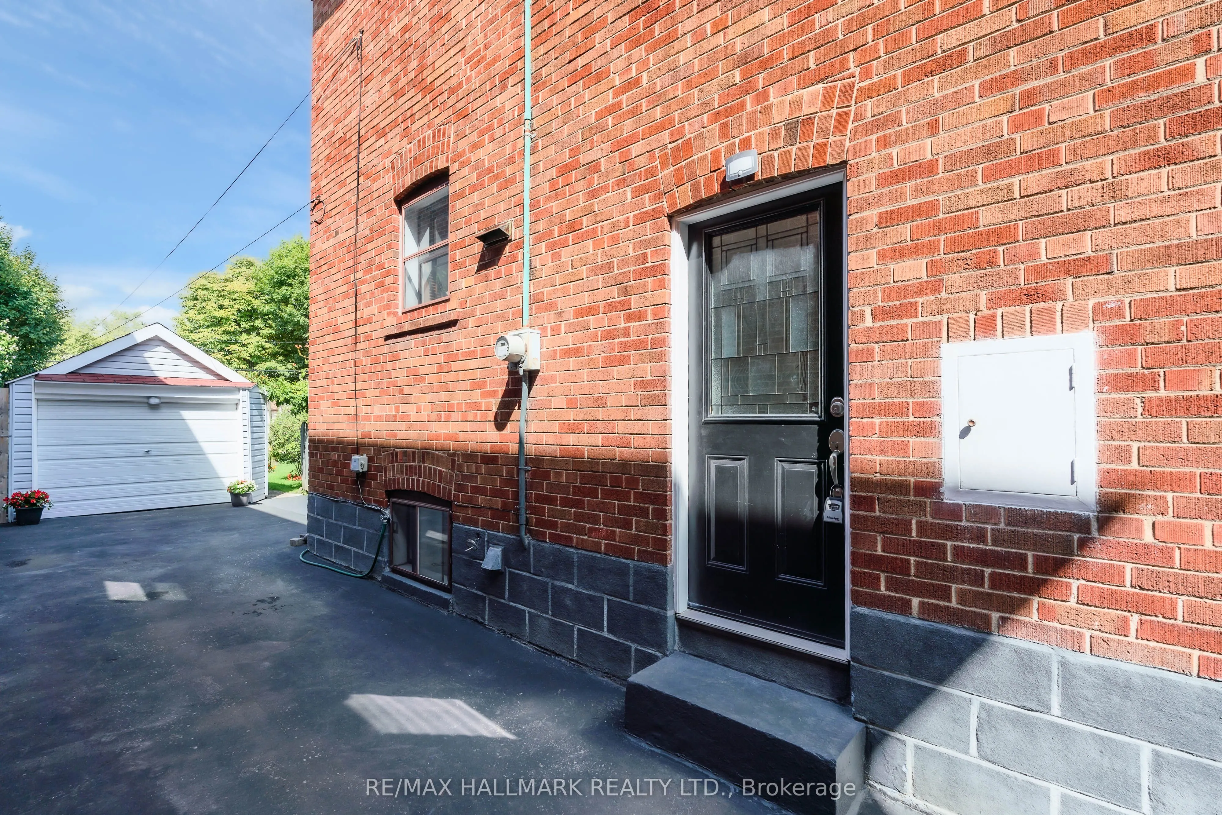 220 Browning Avenue