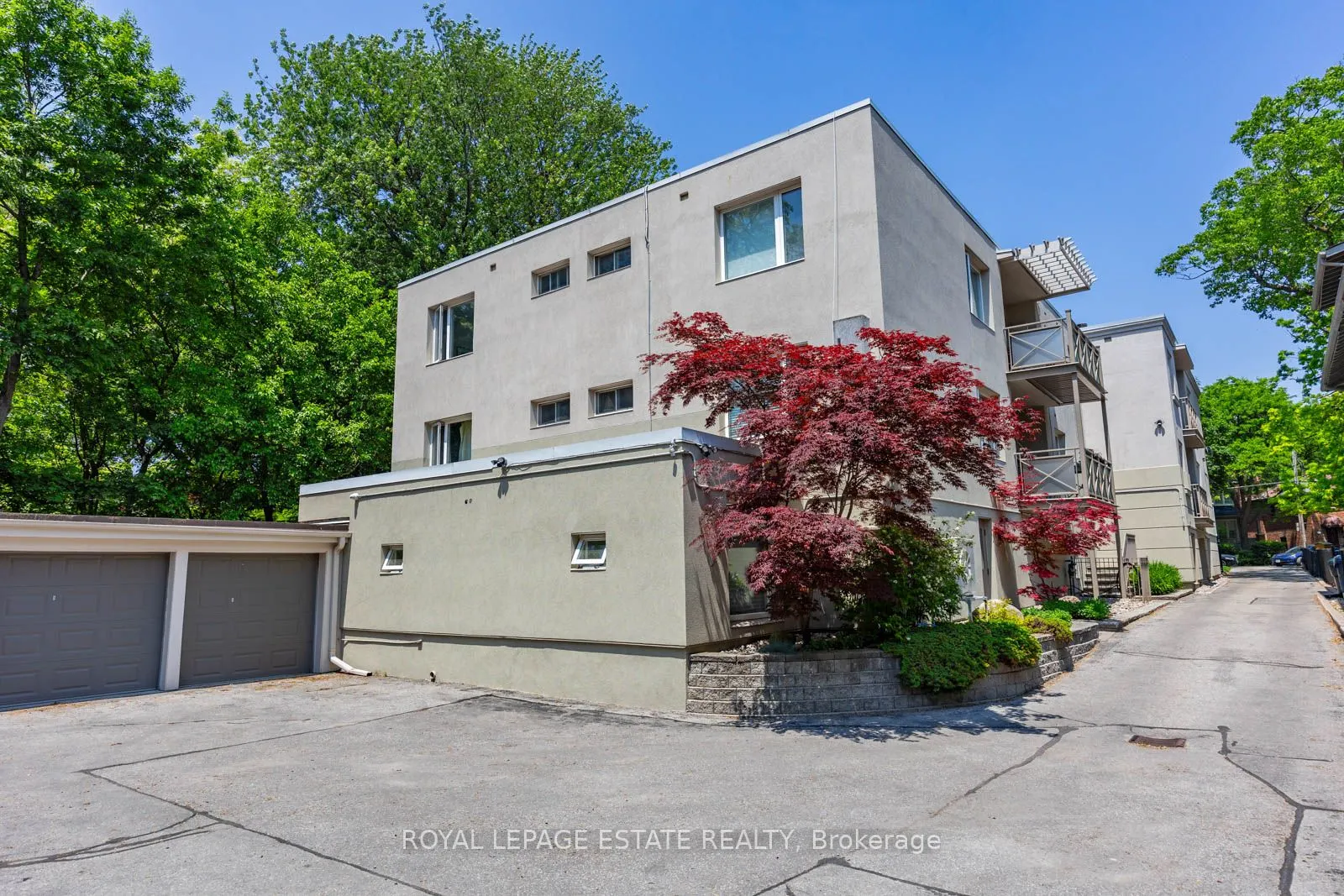 21 Benlamond Avenue, #4