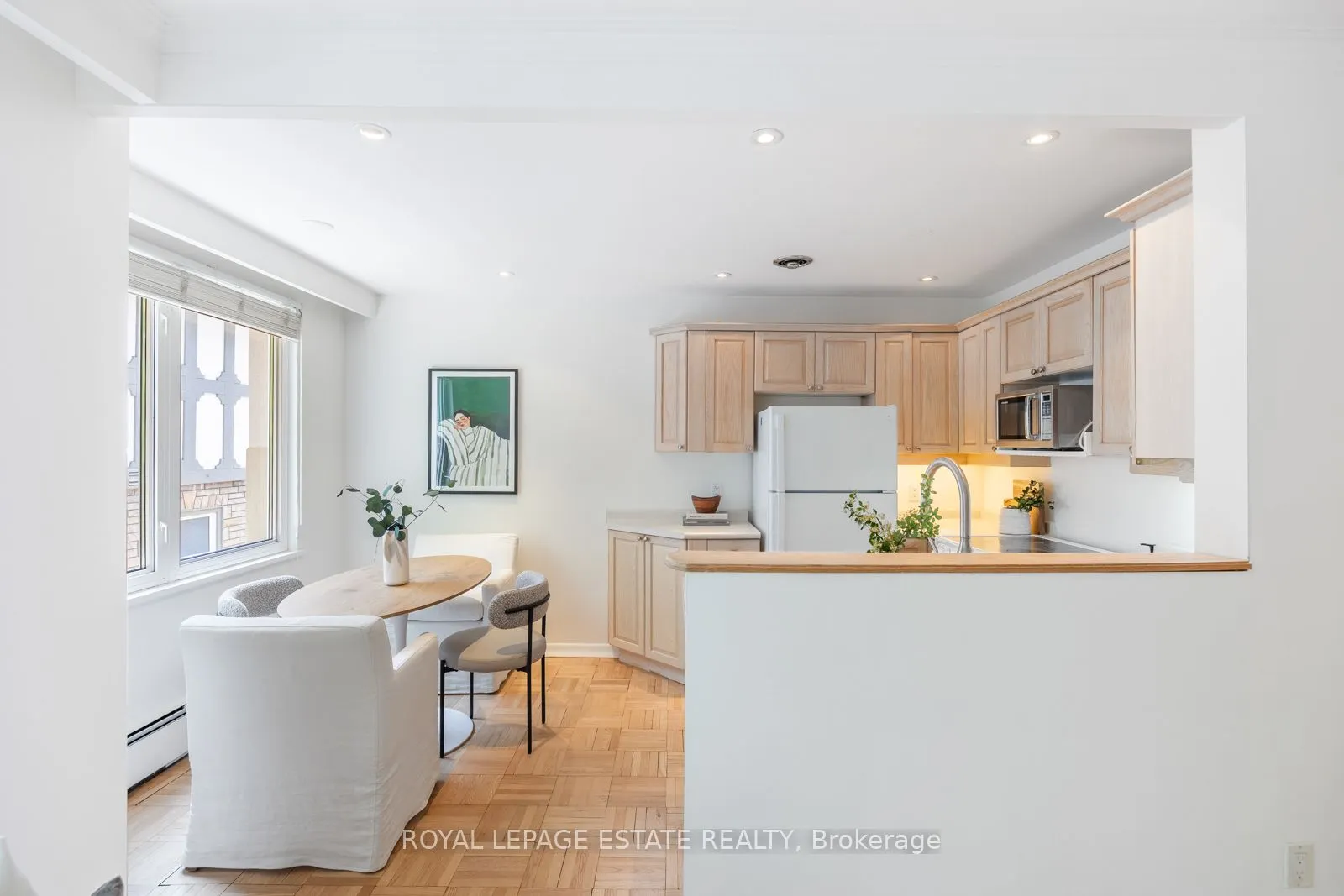 21 Benlamond Avenue, #4