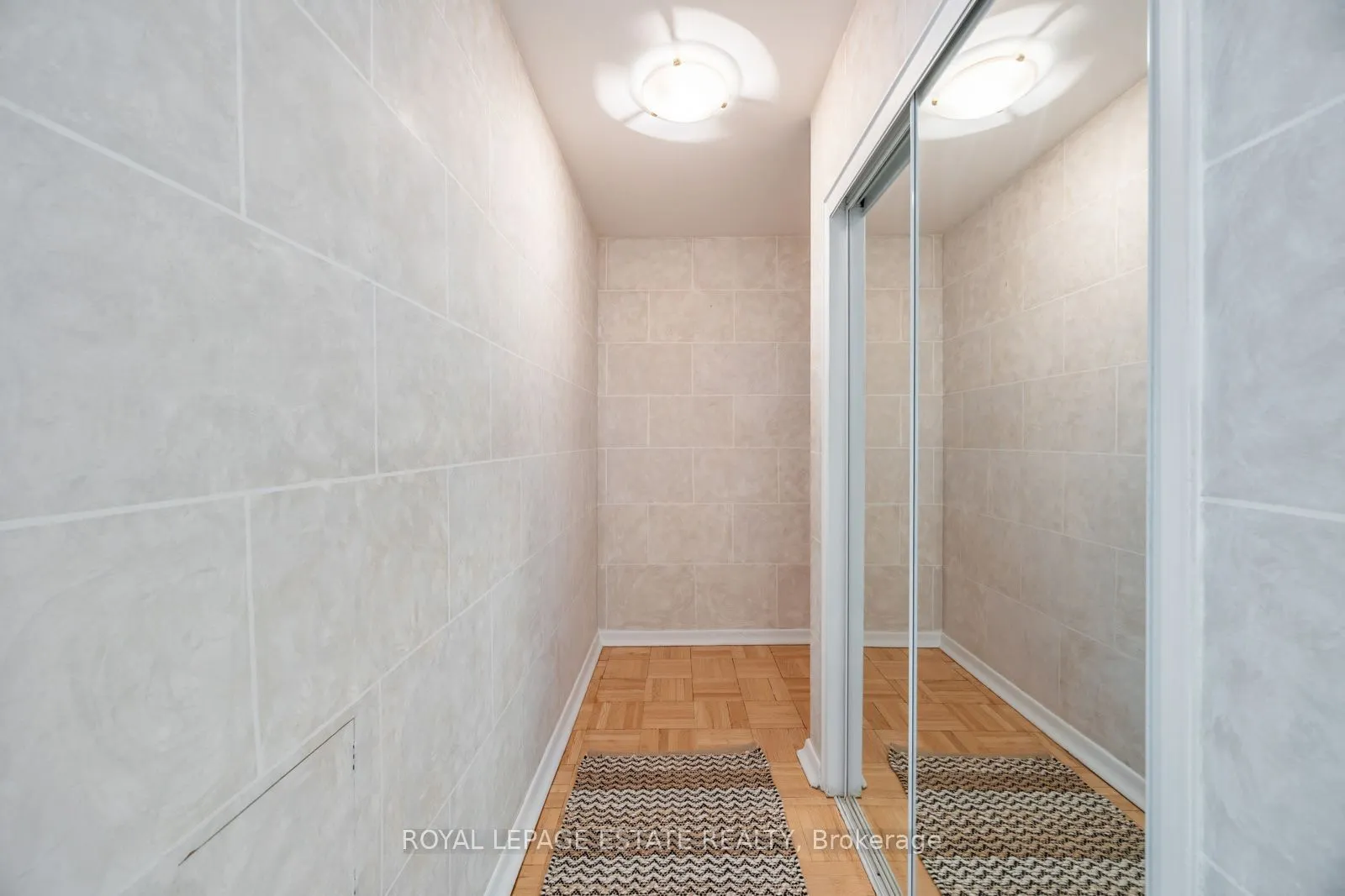 21 Benlamond Avenue, #4