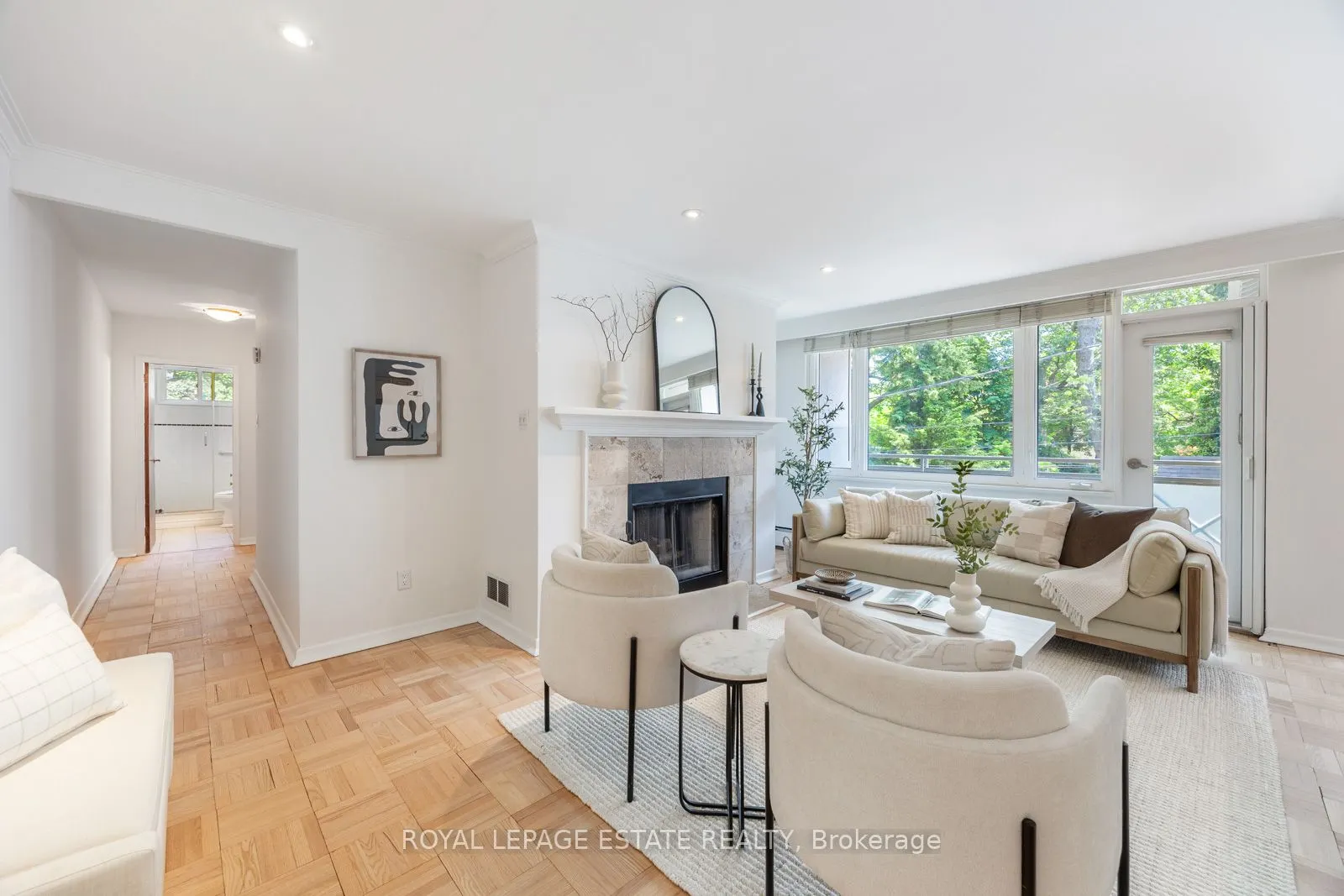 21 Benlamond Avenue, #4