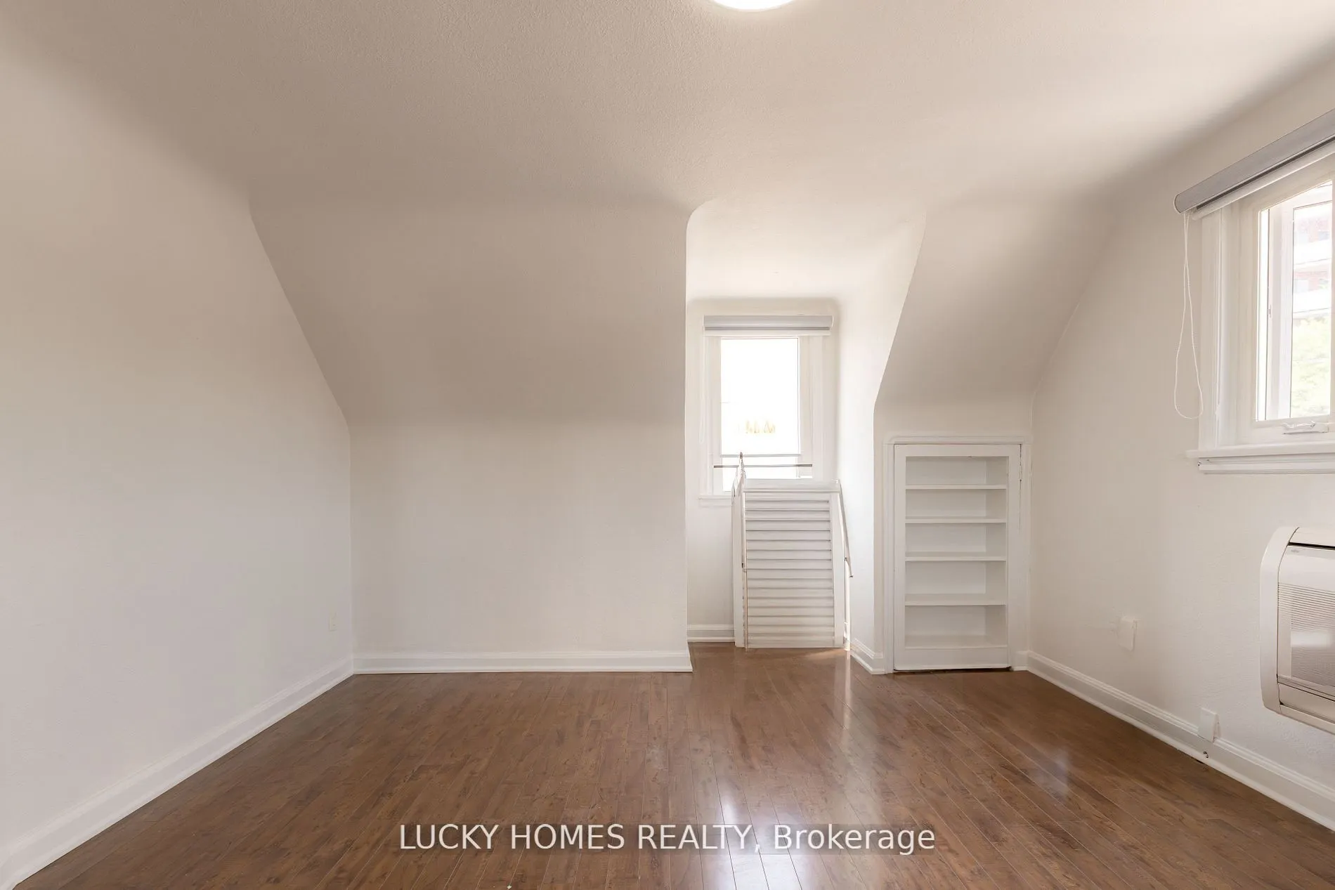 157 Centre Street S, #2nd Floor