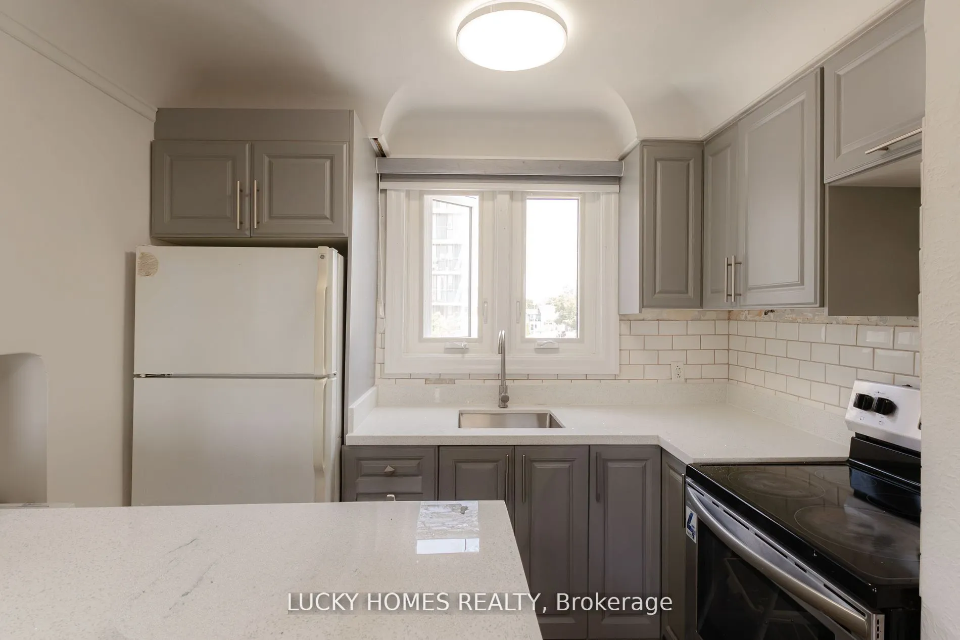157 Centre Street S, #2nd Floor
