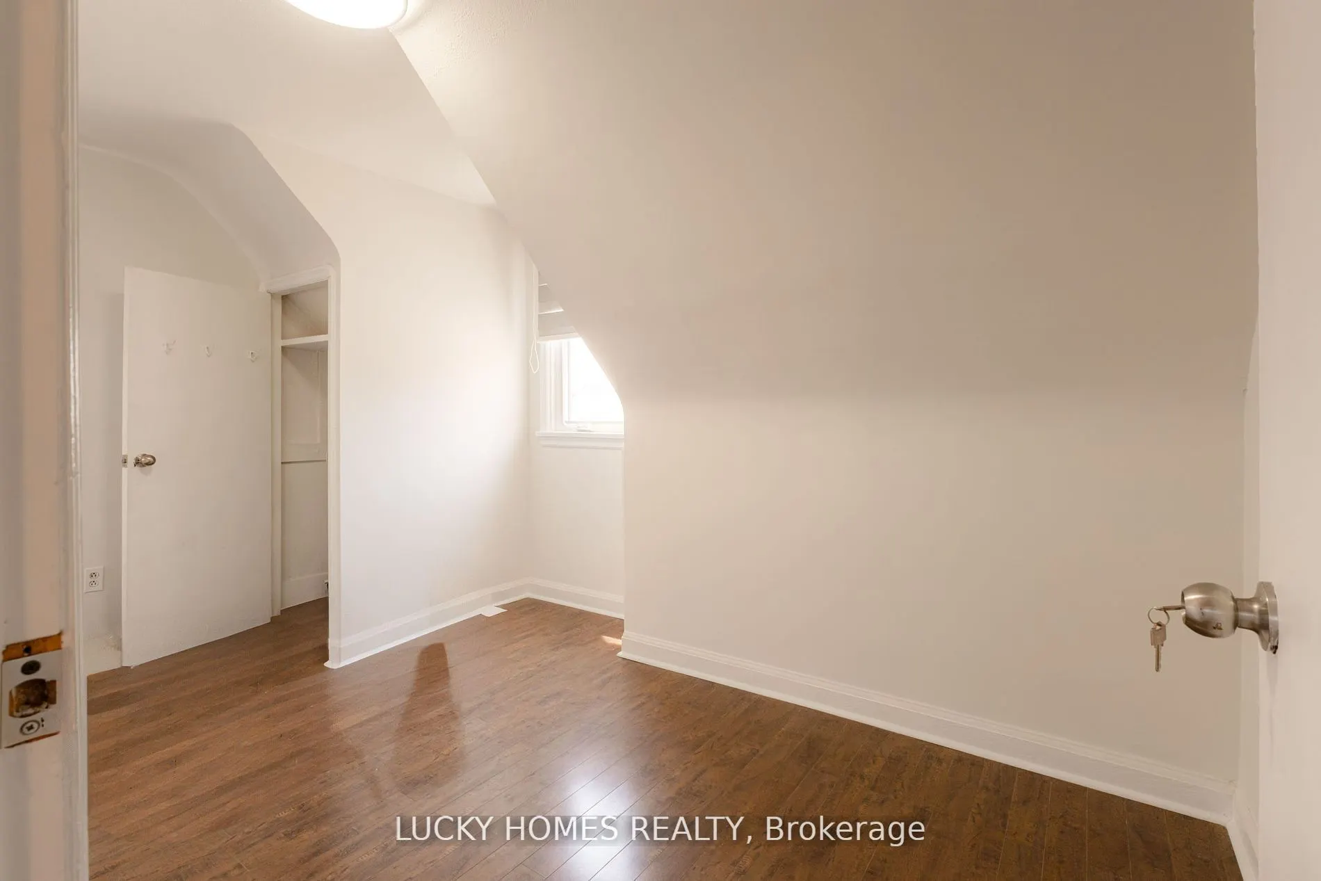 157 Centre Street S, #2nd Floor