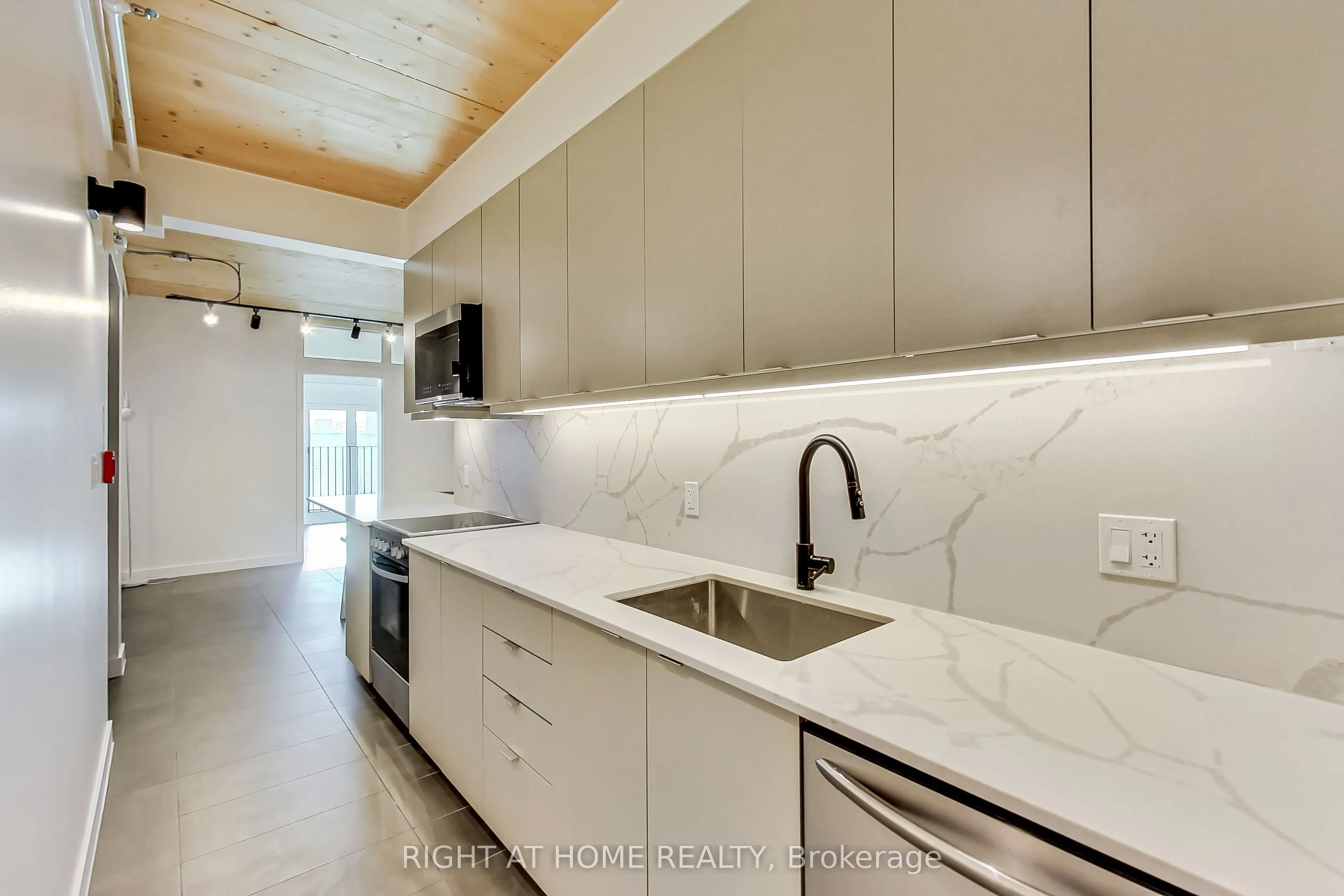 1602 Queen Street E, #301