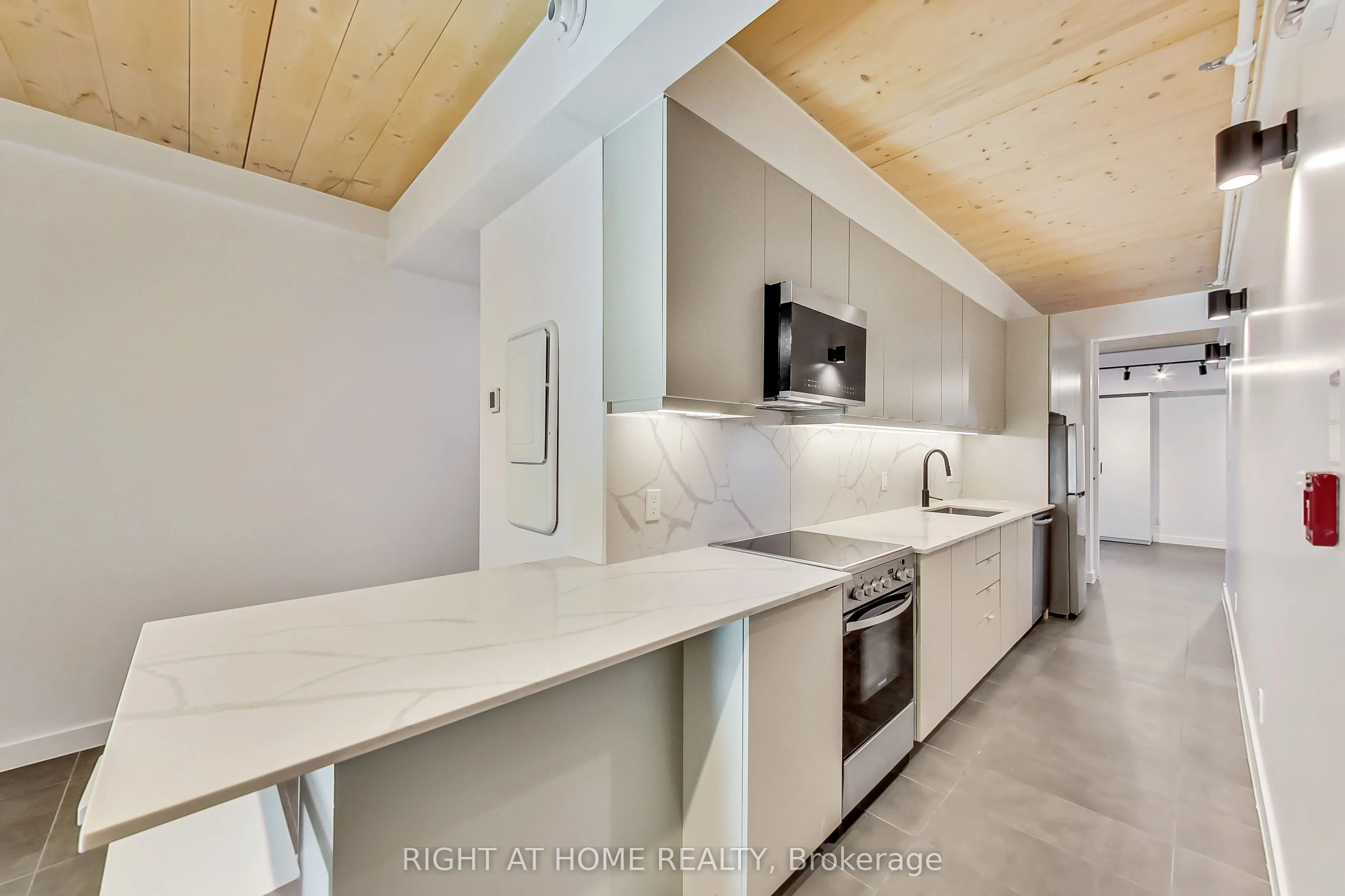 1602 Queen Street E, #301