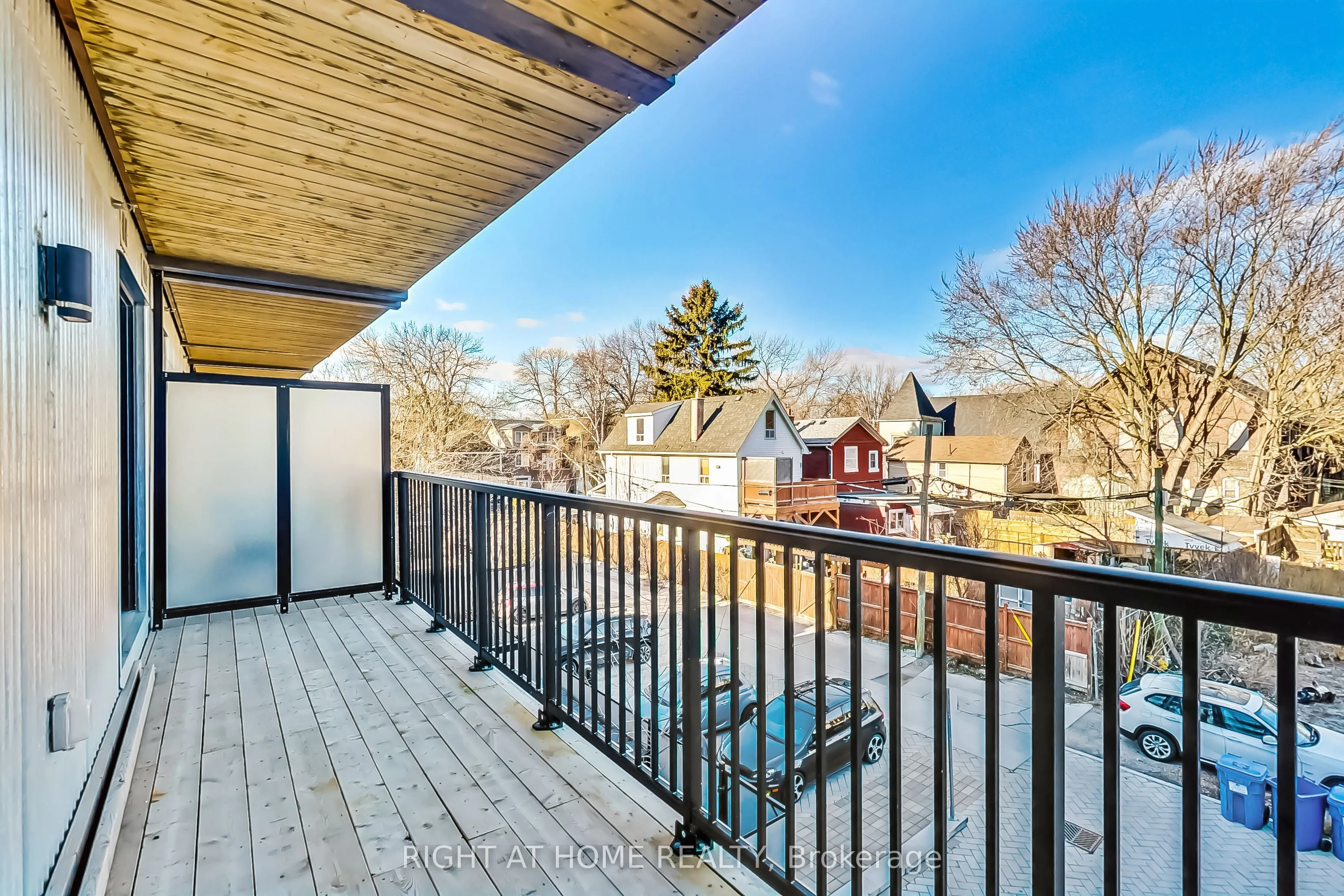 1602 Queen Street E, #301