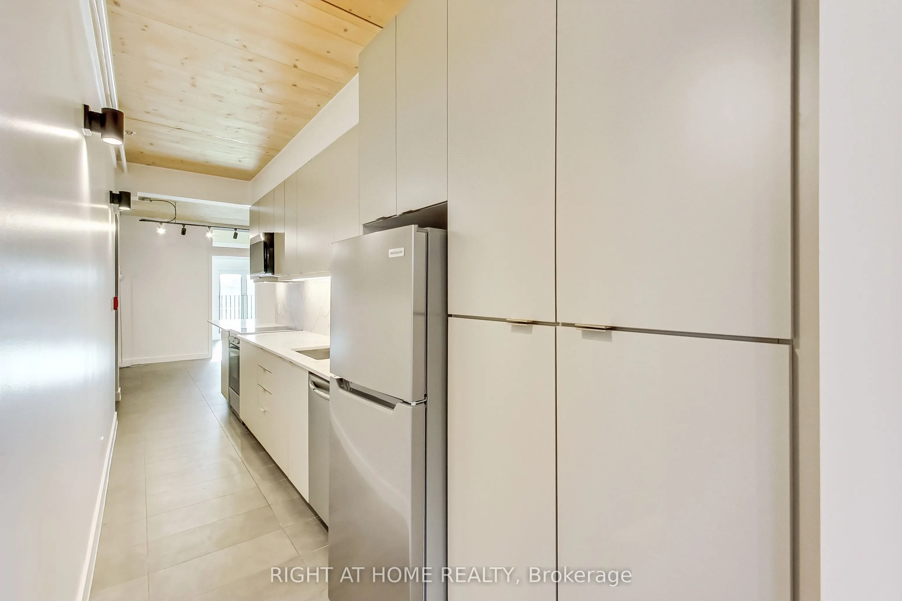 1602 Queen Street E, #301