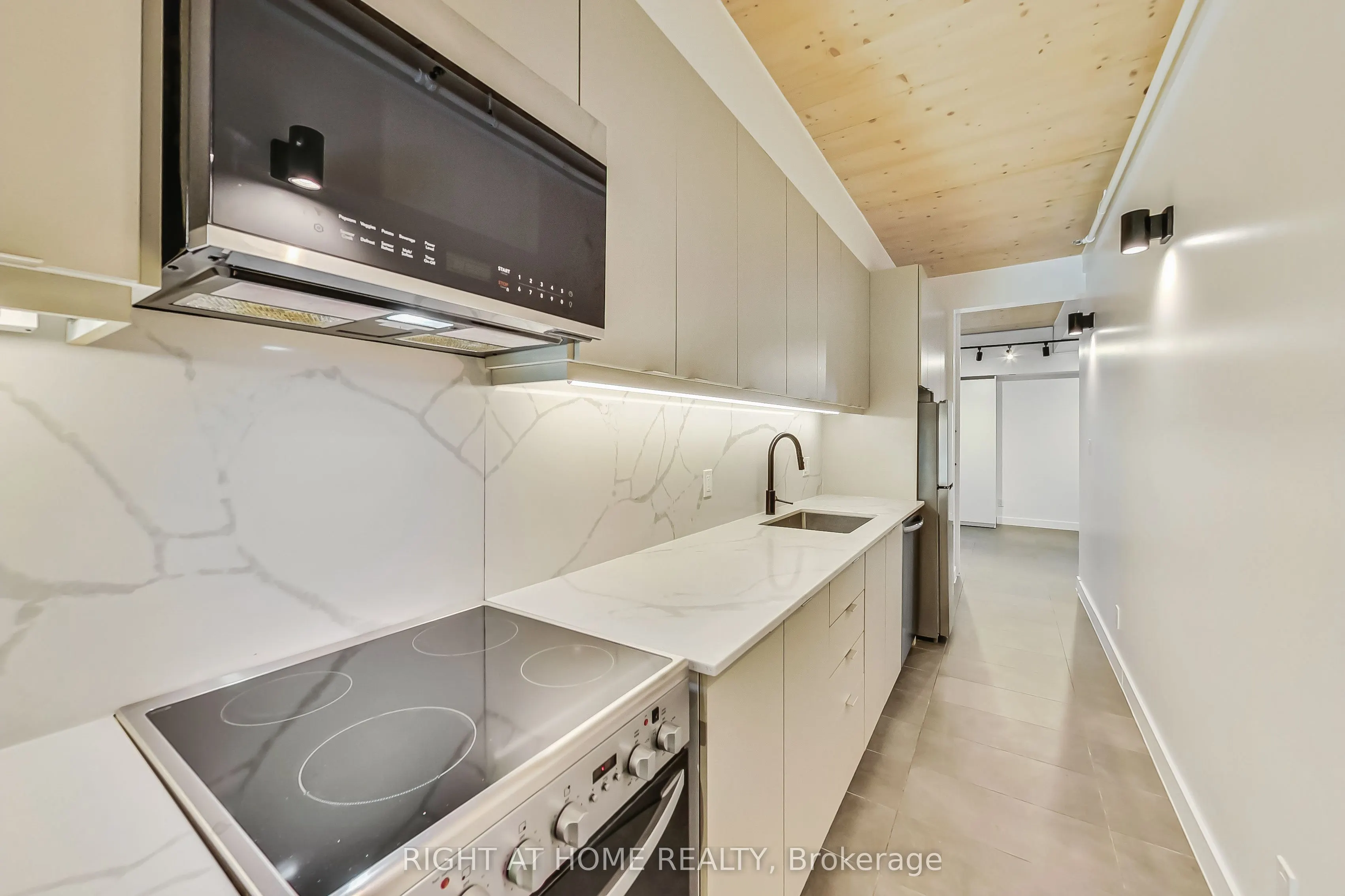 1602 Queen Street E, #301