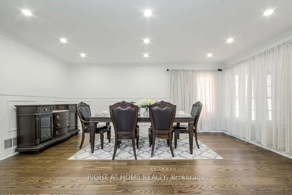 33 Markwood Crescent