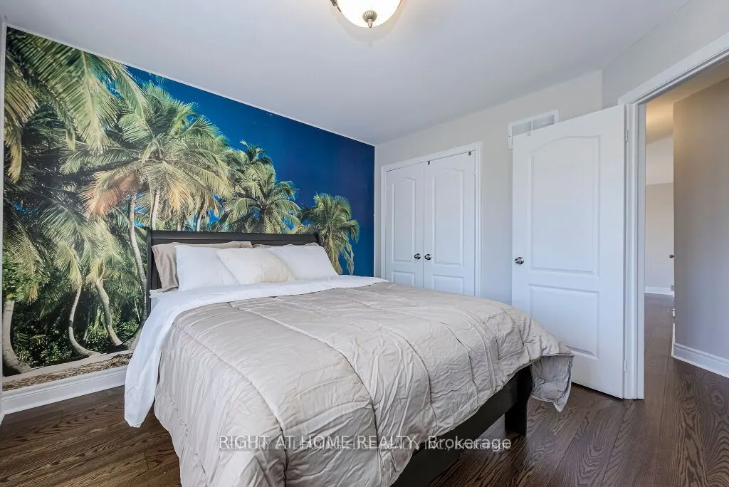 33 Markwood Crescent