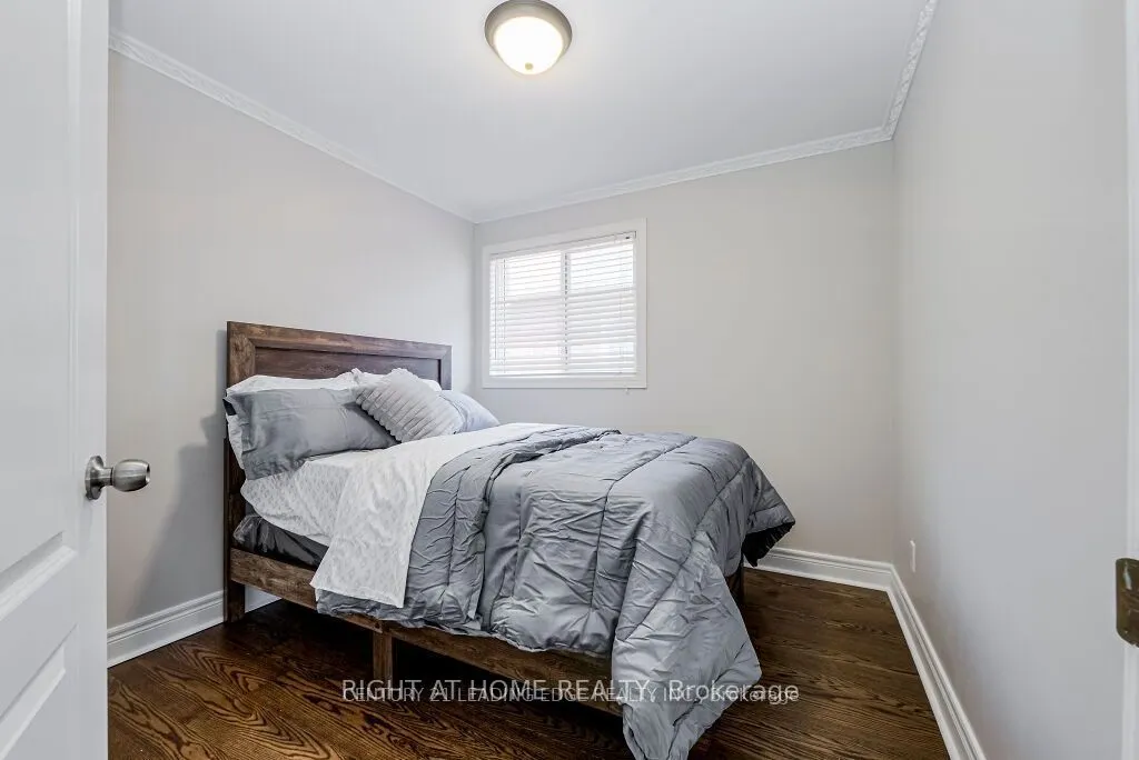 33 Markwood Crescent
