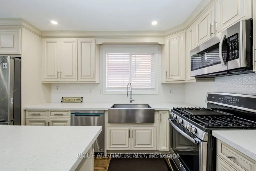33 Markwood Crescent