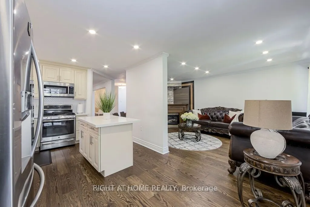 33 Markwood Crescent