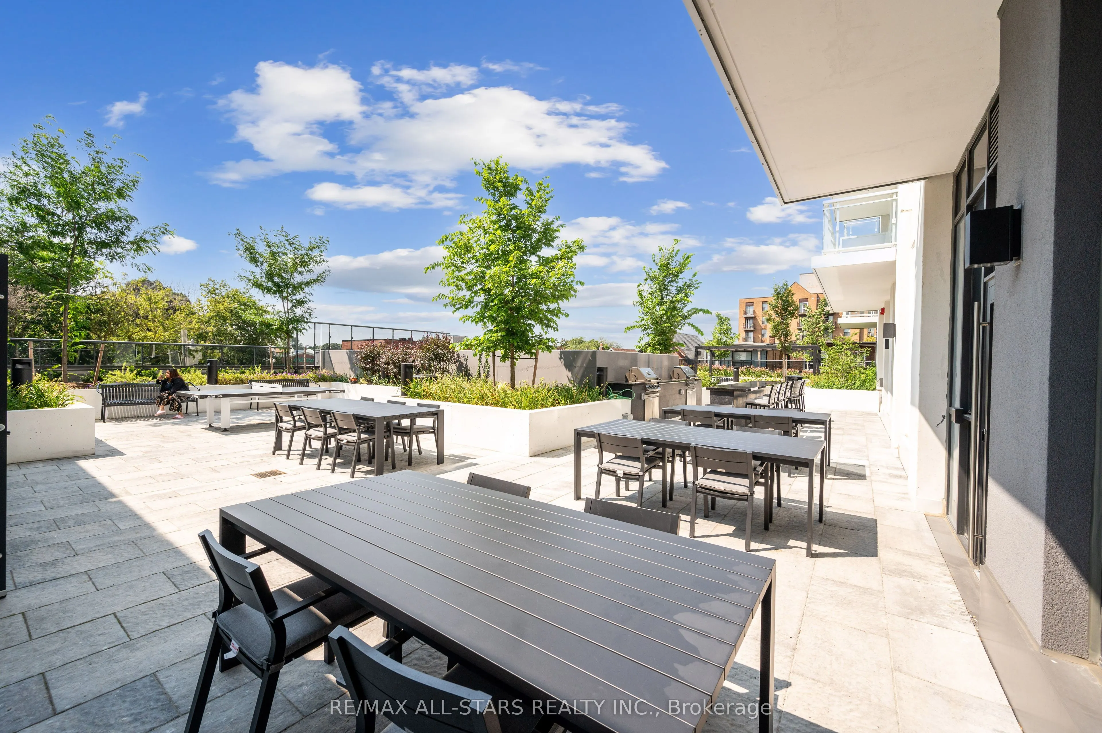 286 Main Street, #2710