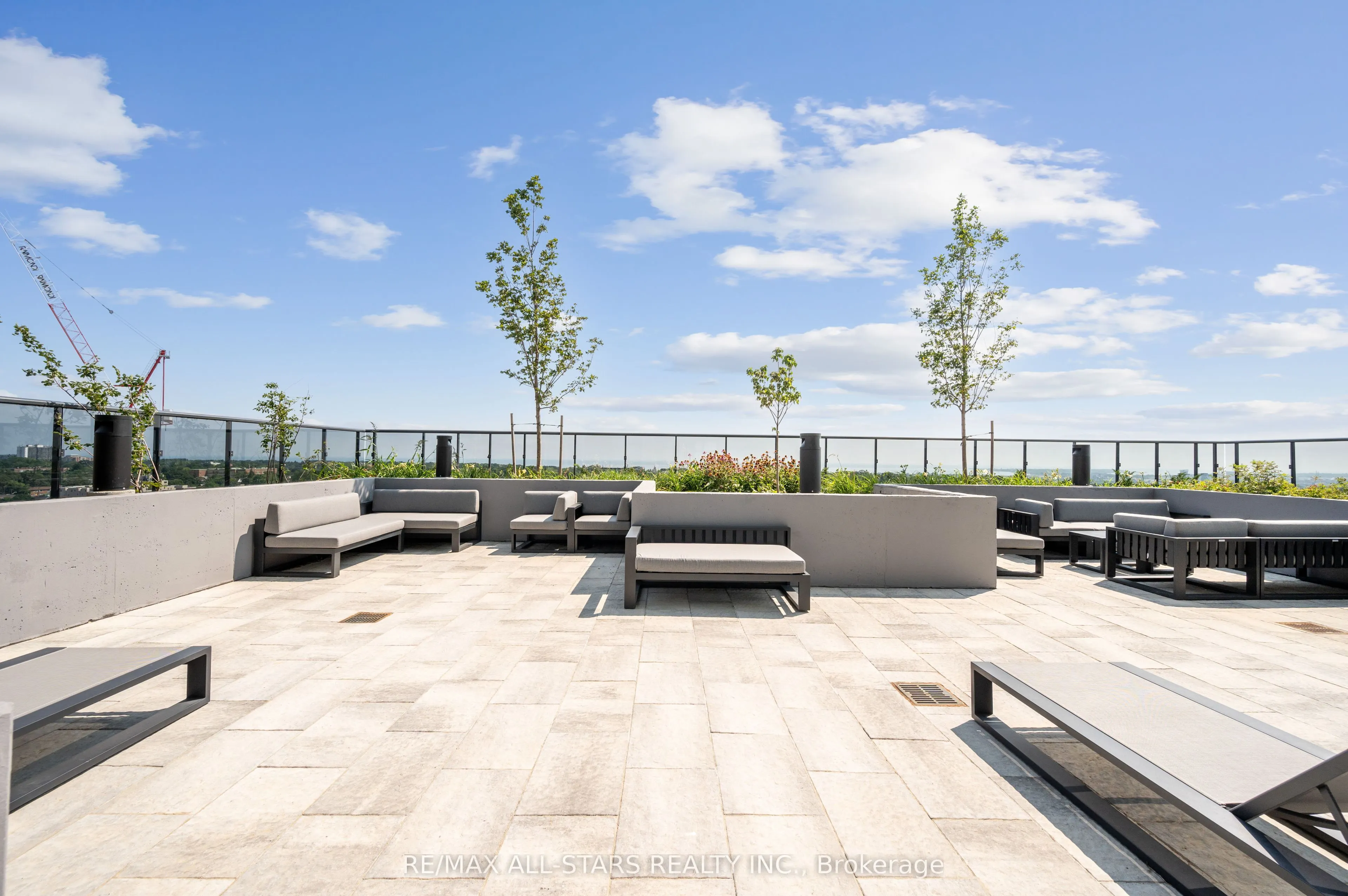 286 Main Street, #2710