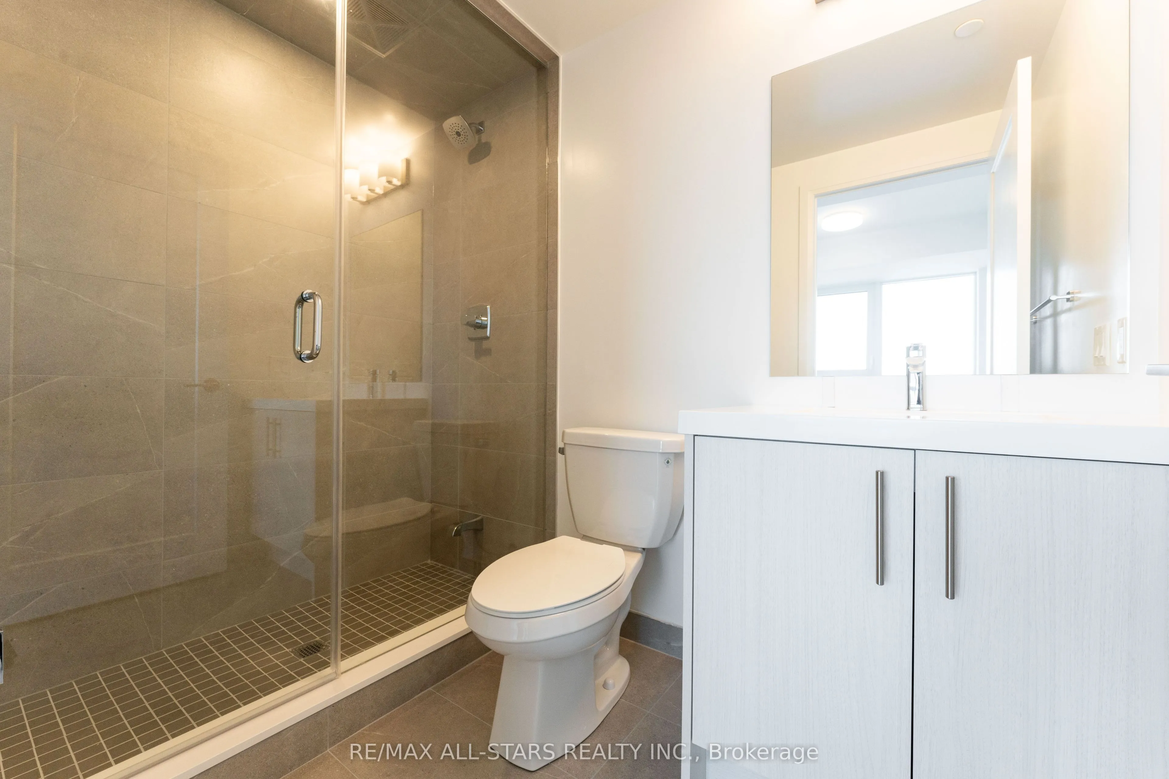 286 Main Street, #2710