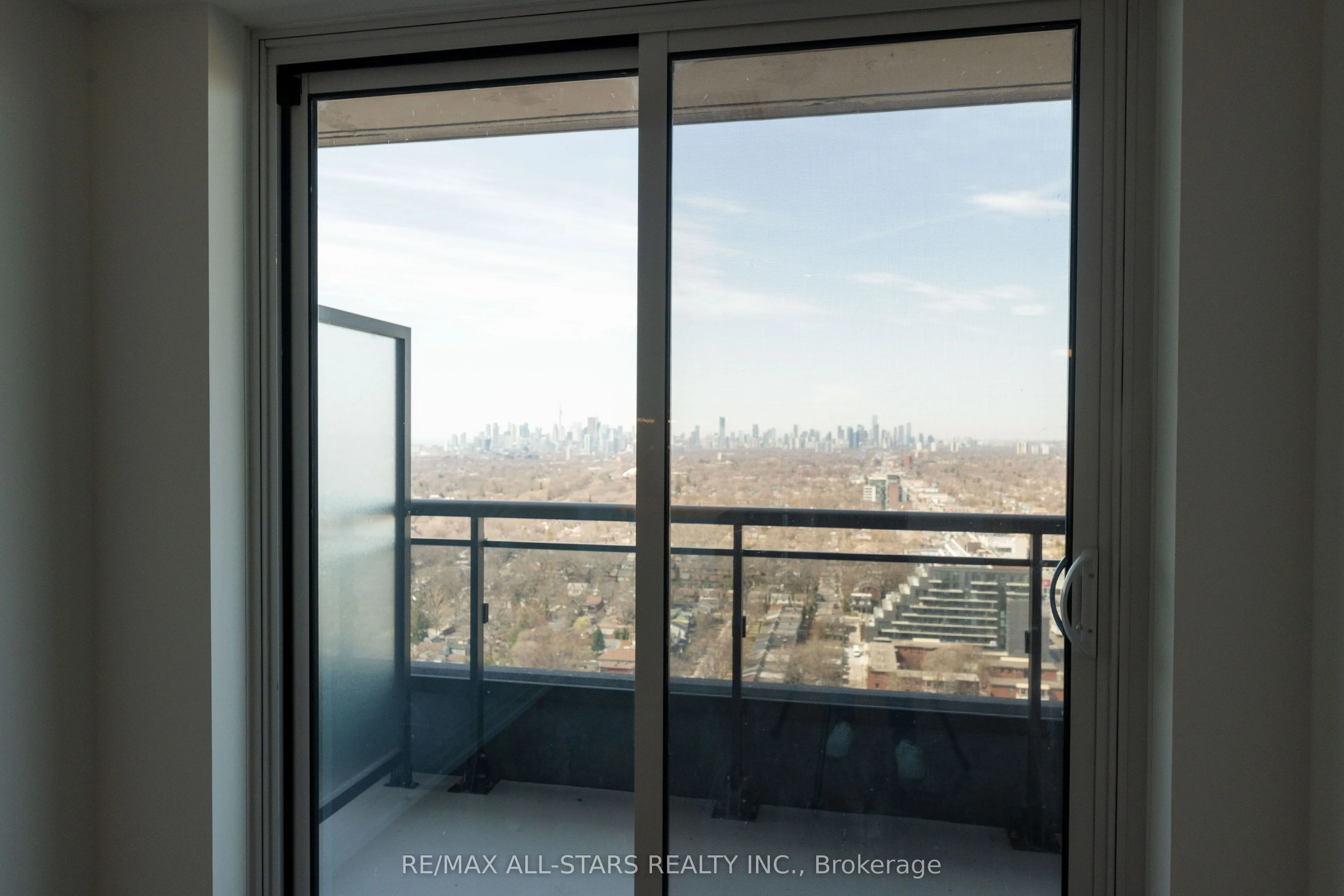 286 Main Street, #2710