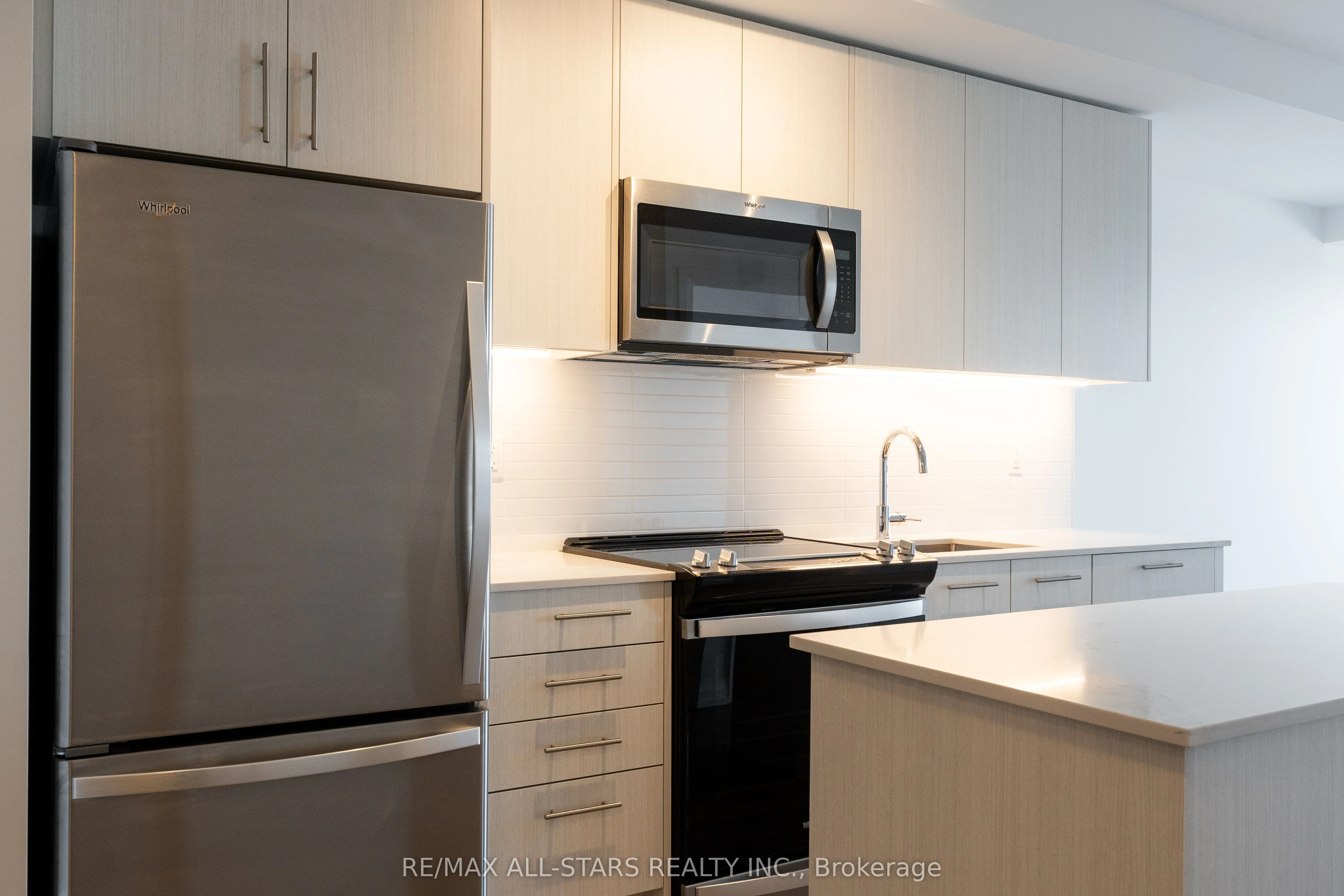 286 Main Street, #2710