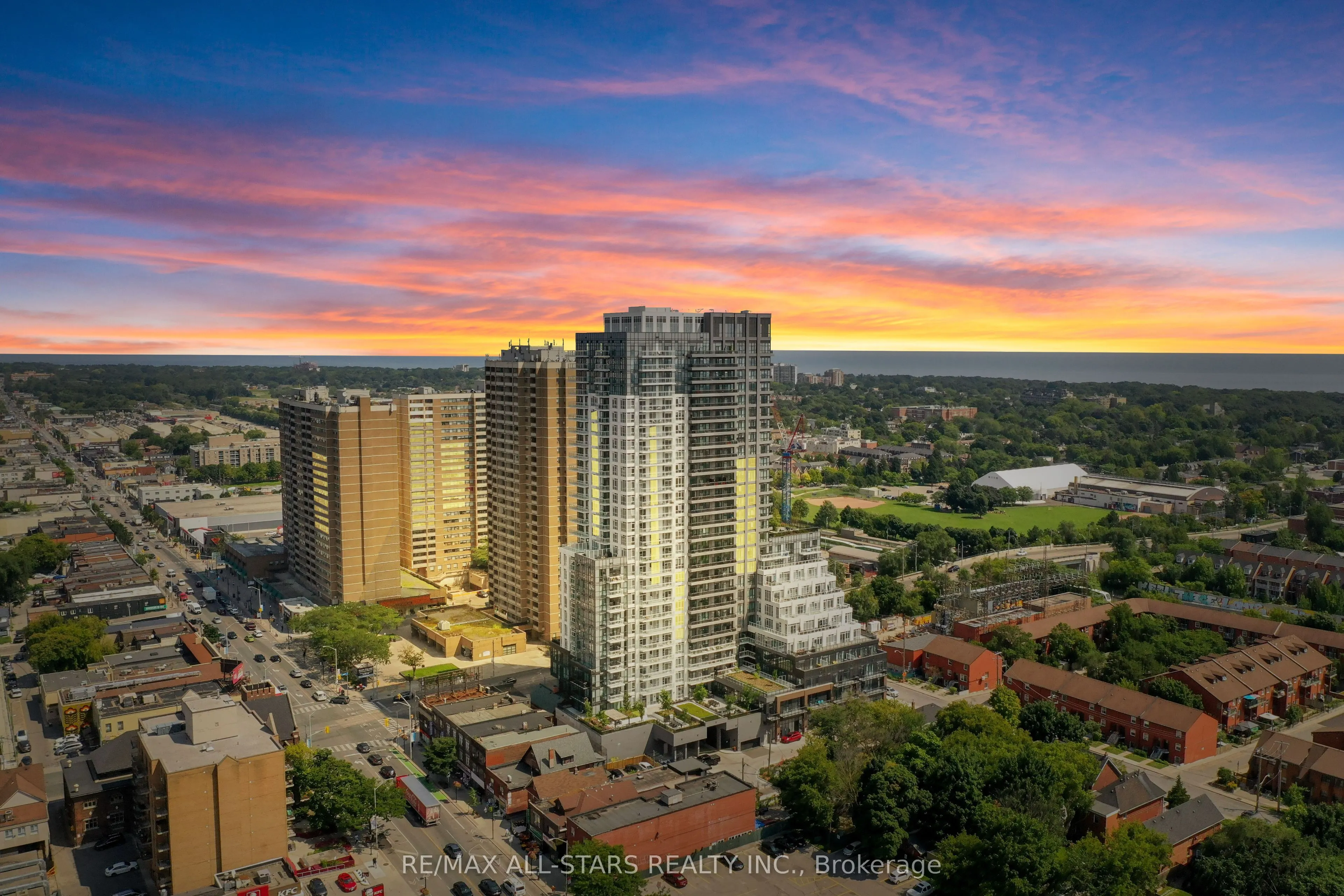 286 Main Street, #2710